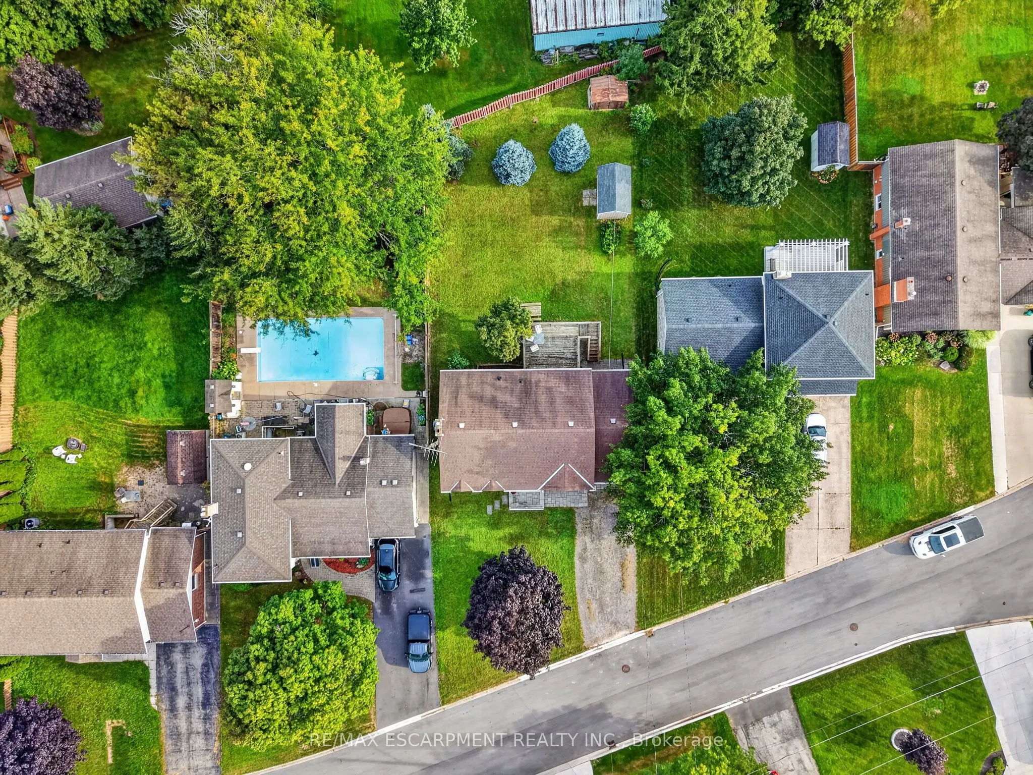 5 Brooks Circle