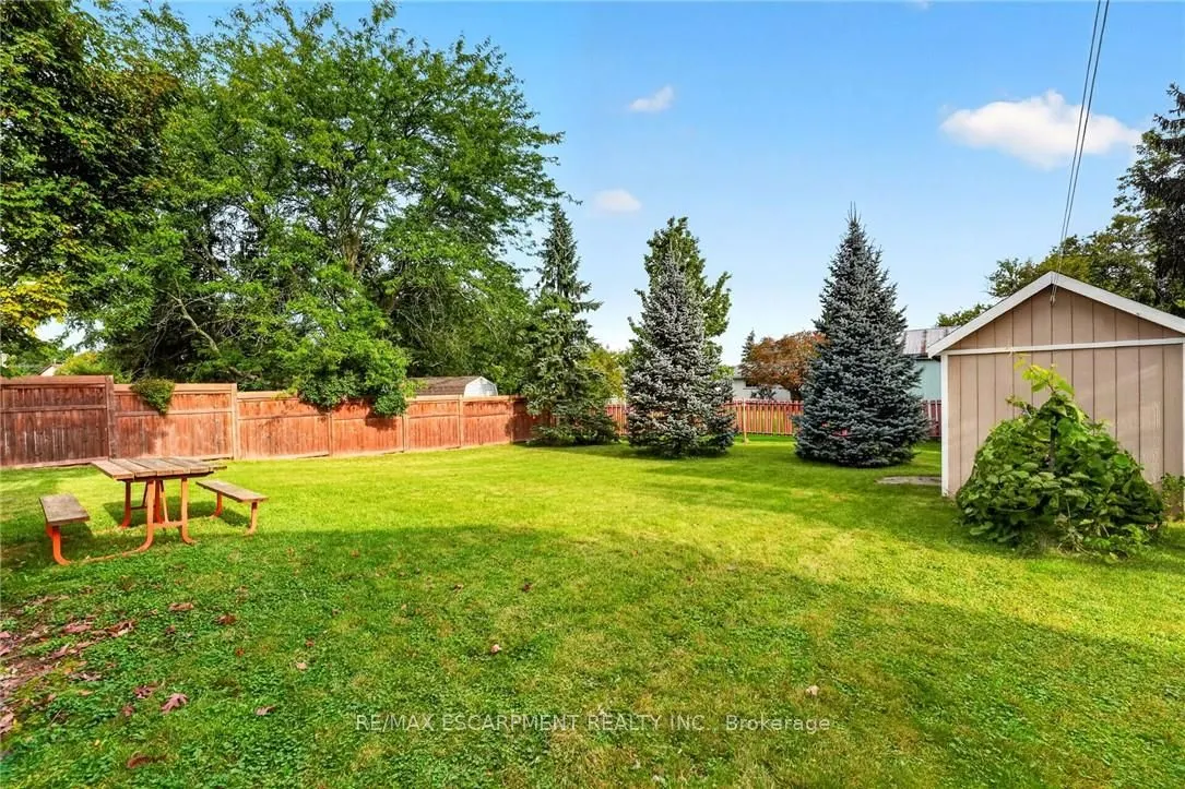 5 Brooks Circle