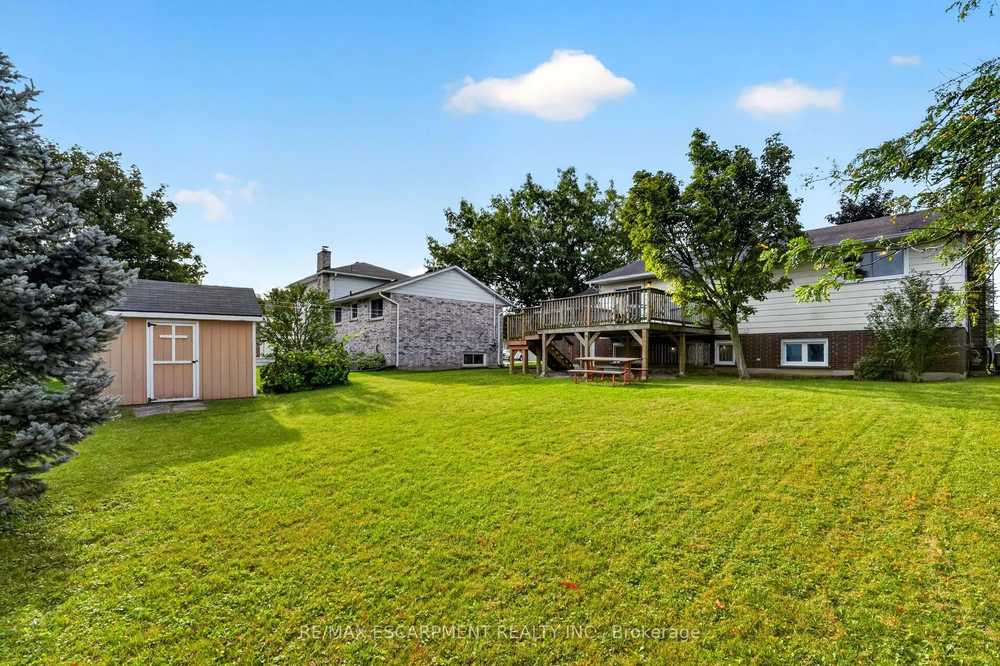 5 Brooks Circle