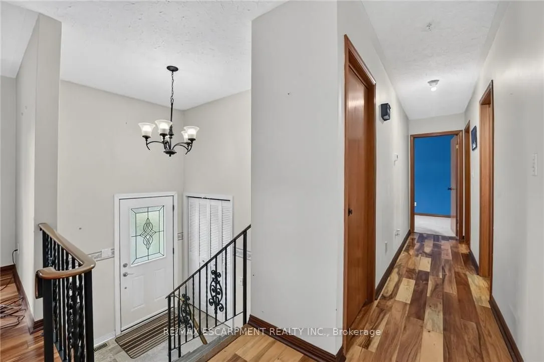 5 Brooks Circle