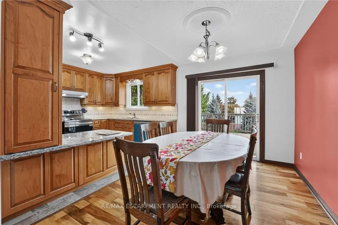 5 Brooks Circle