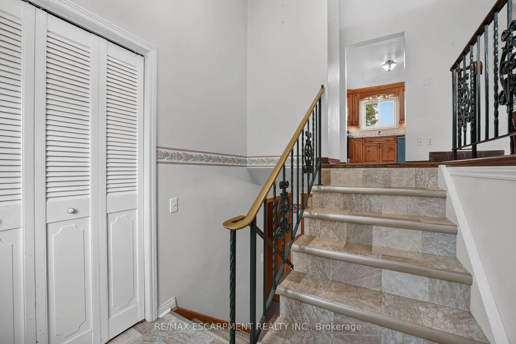 5 Brooks Circle