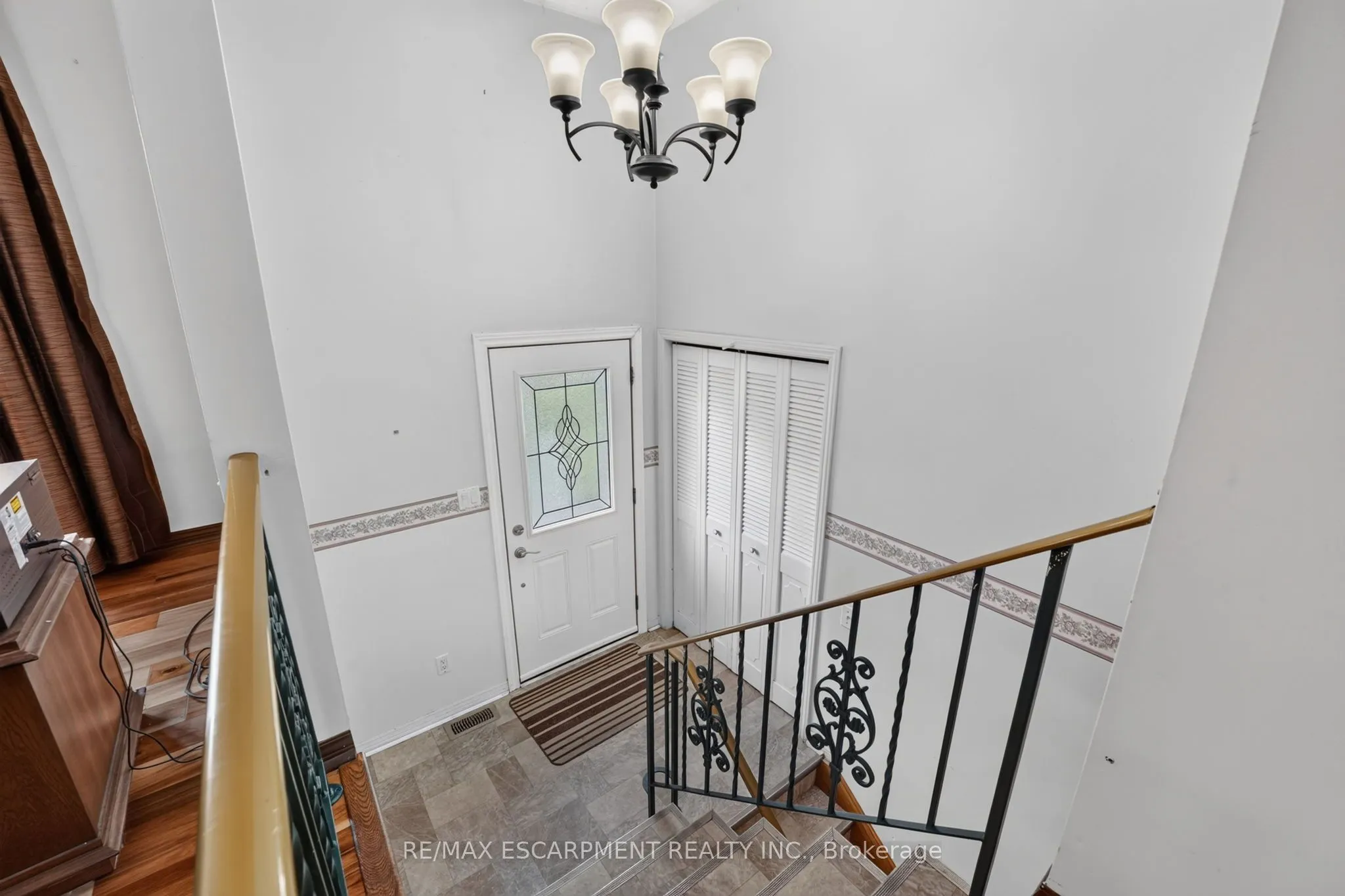 5 Brooks Circle