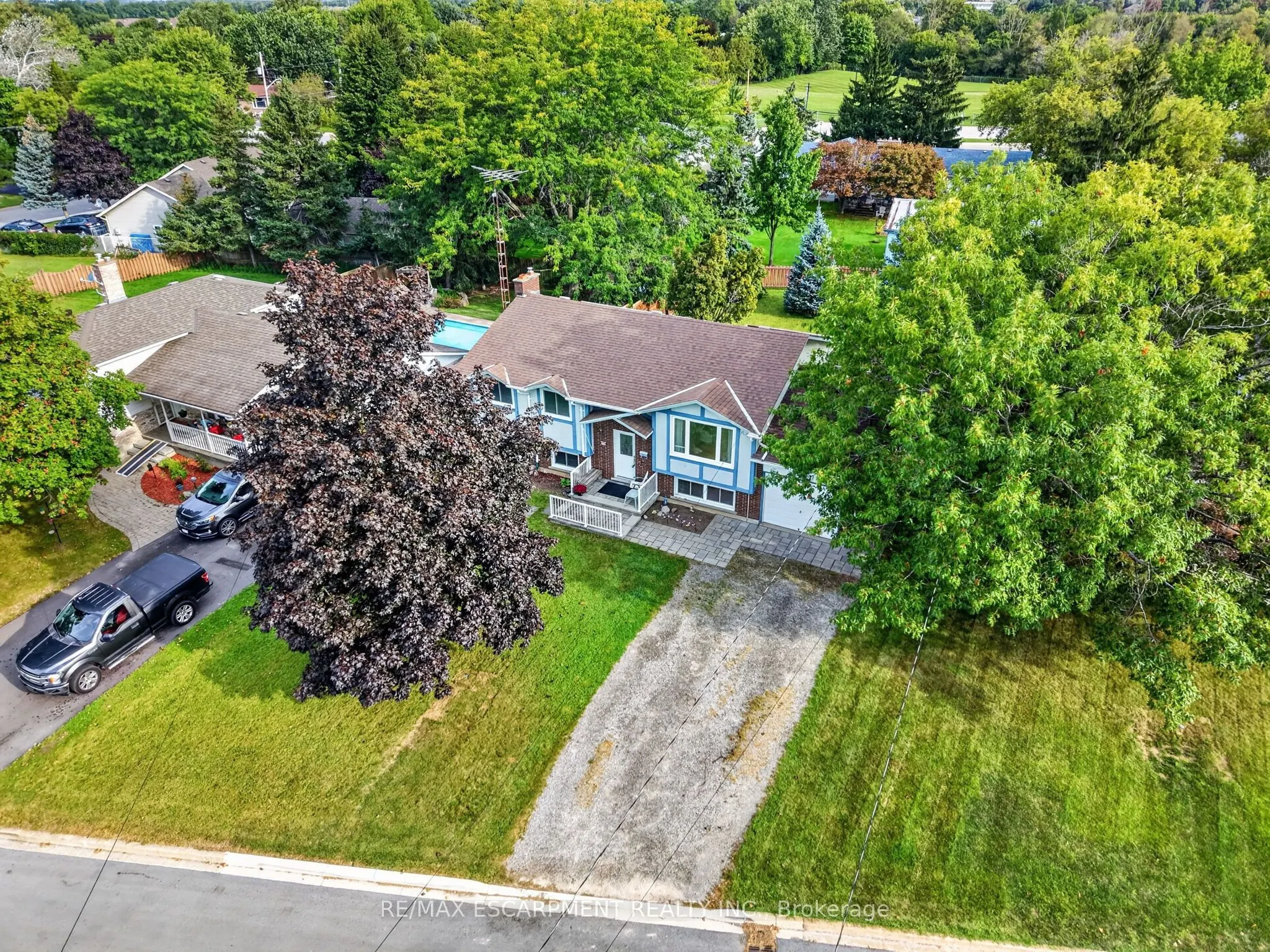 5 Brooks Circle