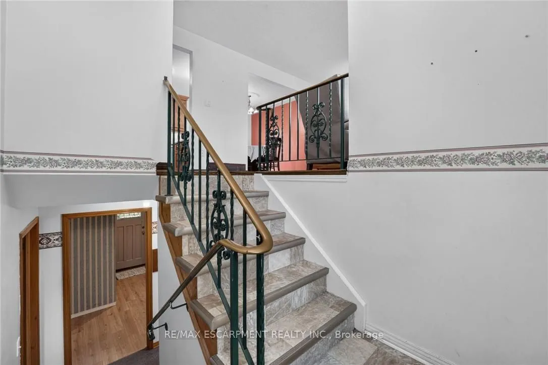 5 Brooks Circle