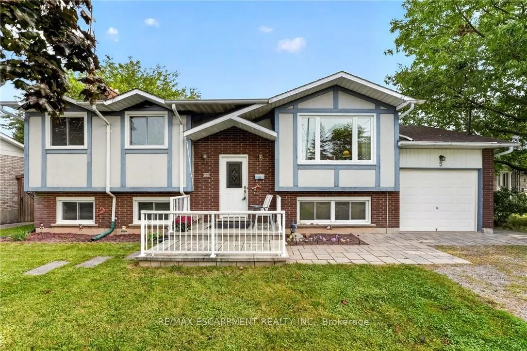 5 Brooks Circle