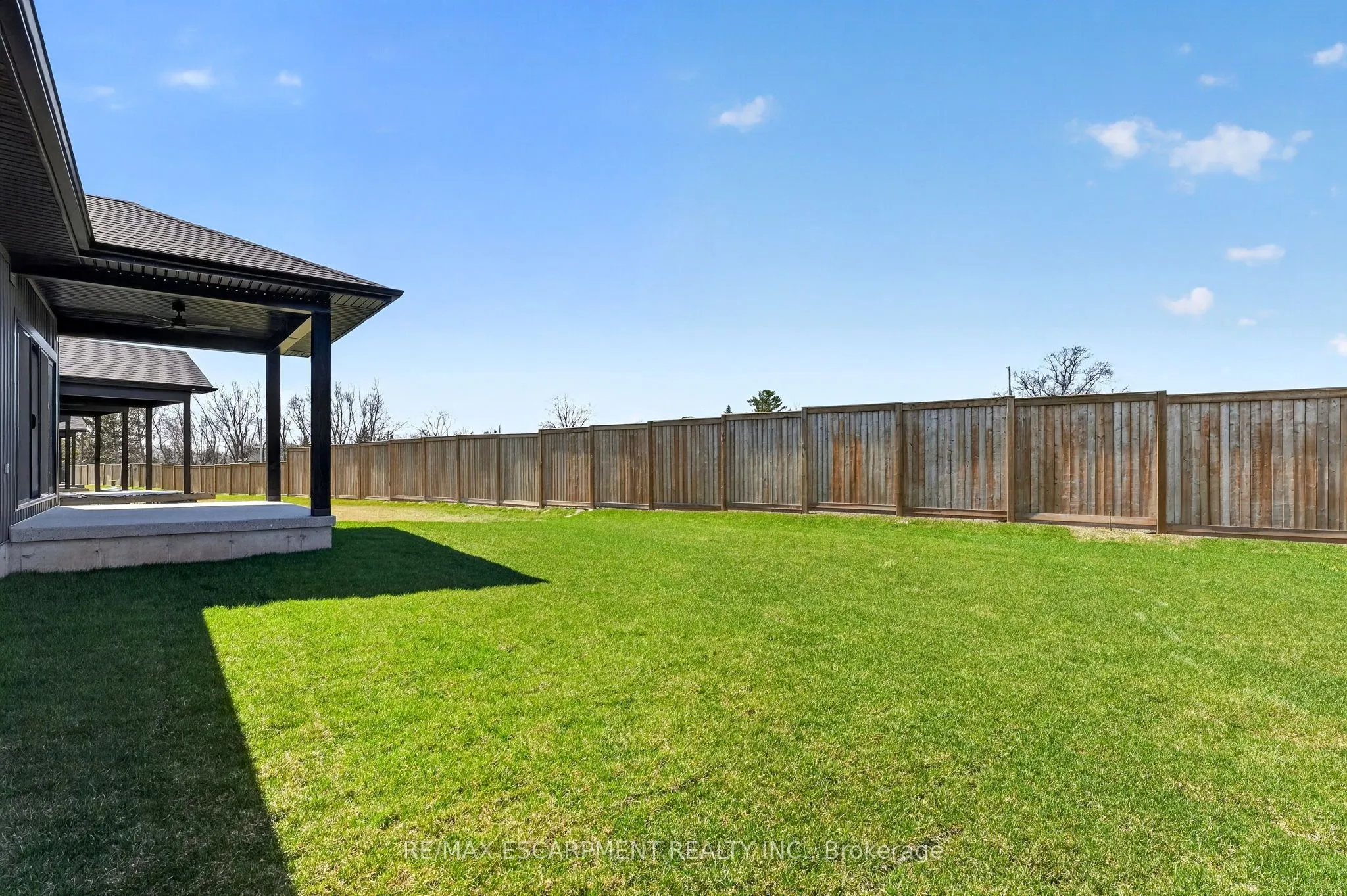 6192 Curlin Crescent
