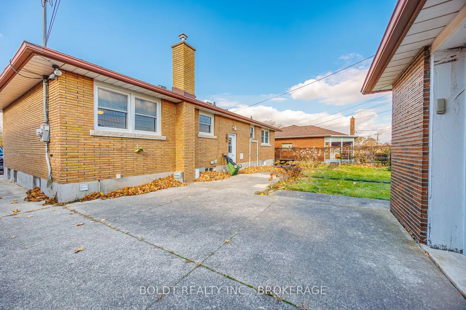 24 Winslow Crescent