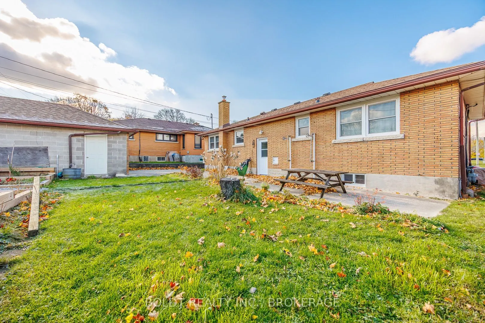 24 Winslow Crescent