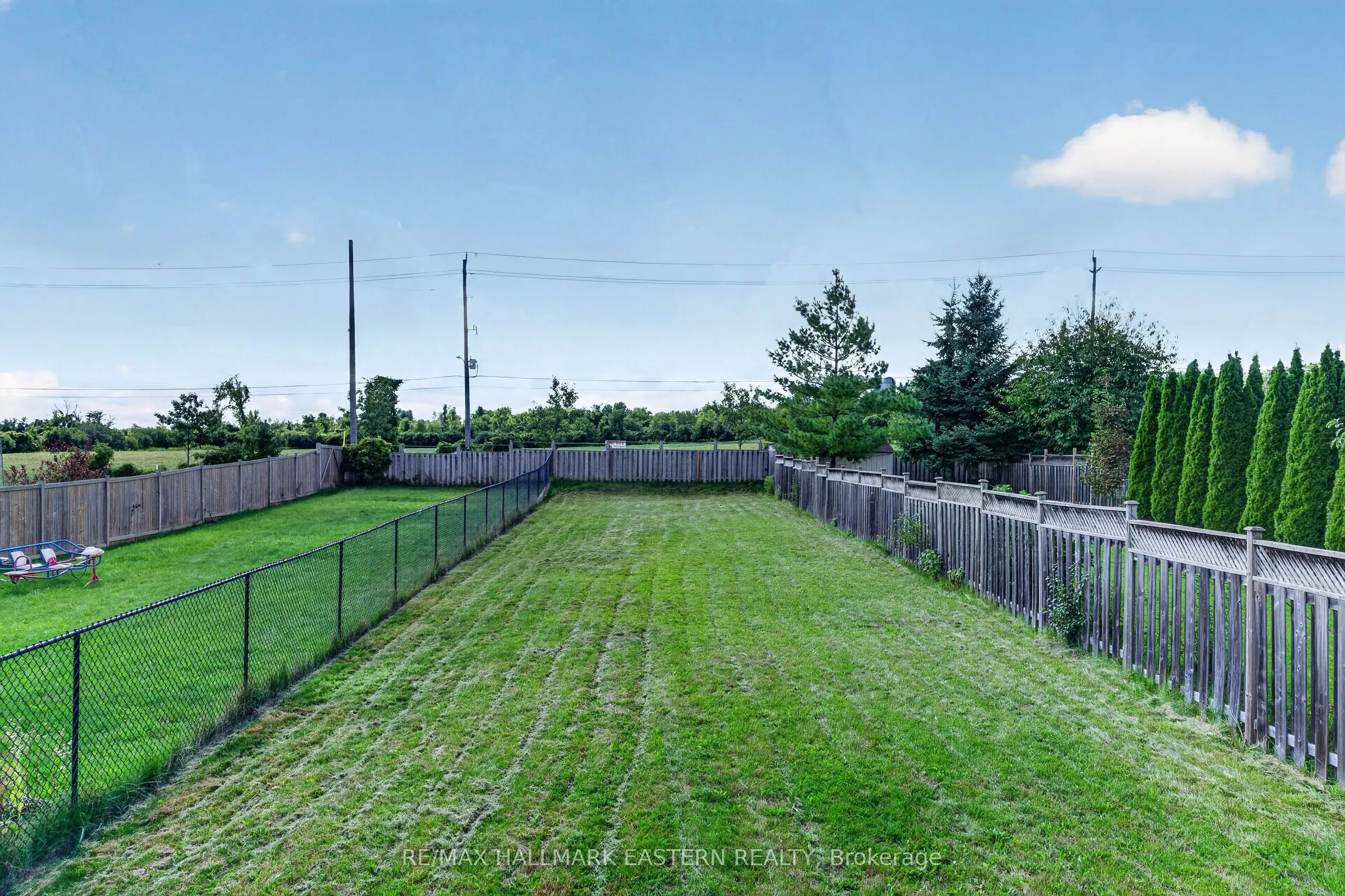 656 CLANCY Crescent
