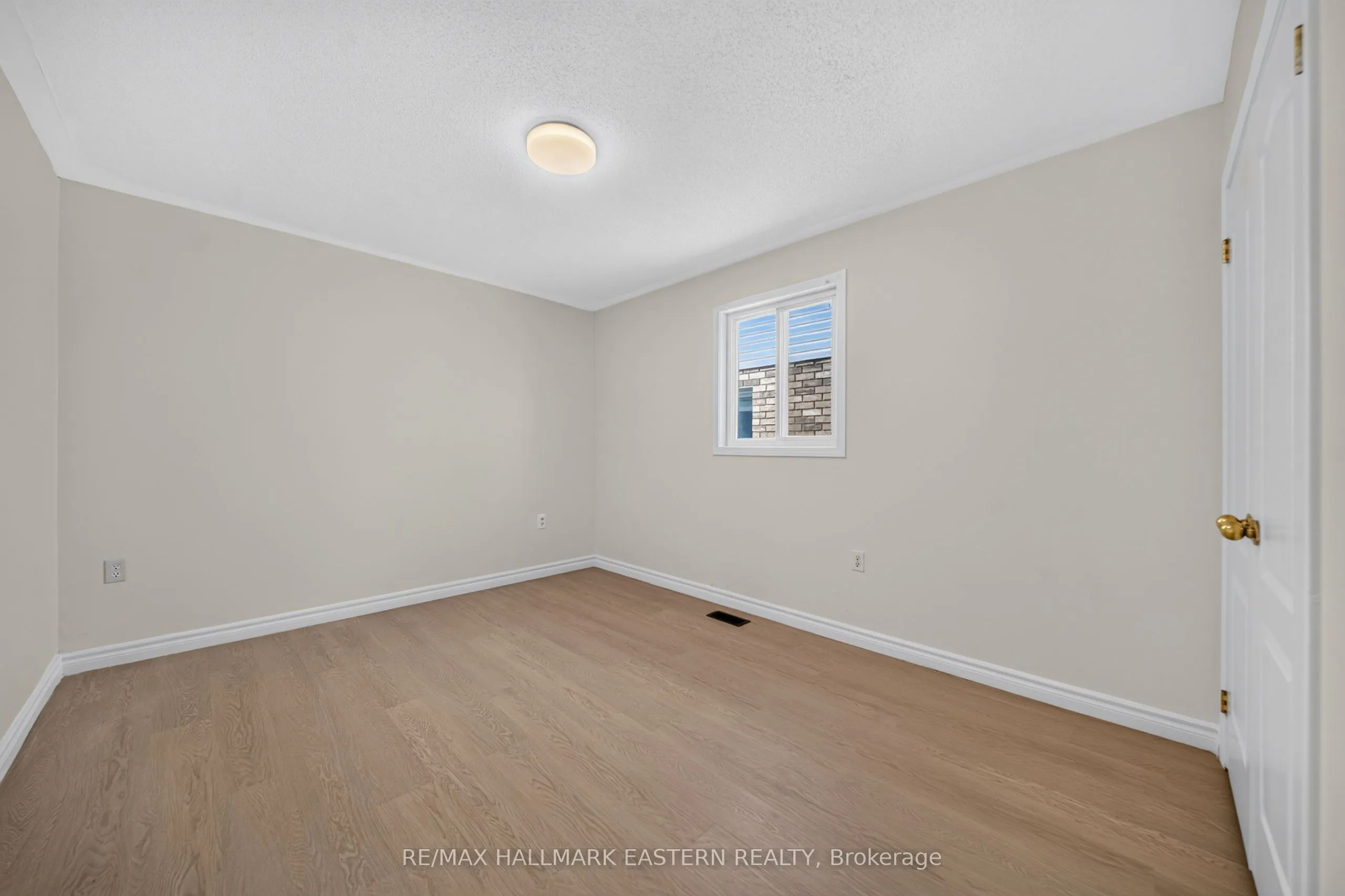 656 CLANCY Crescent