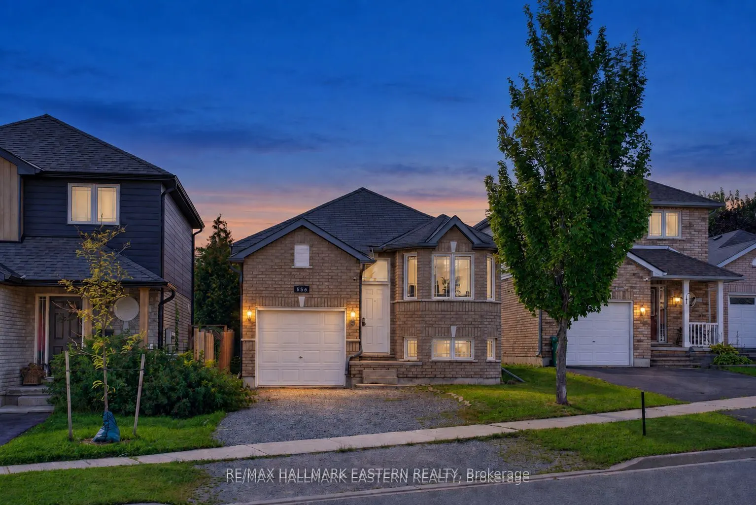 656 CLANCY Crescent