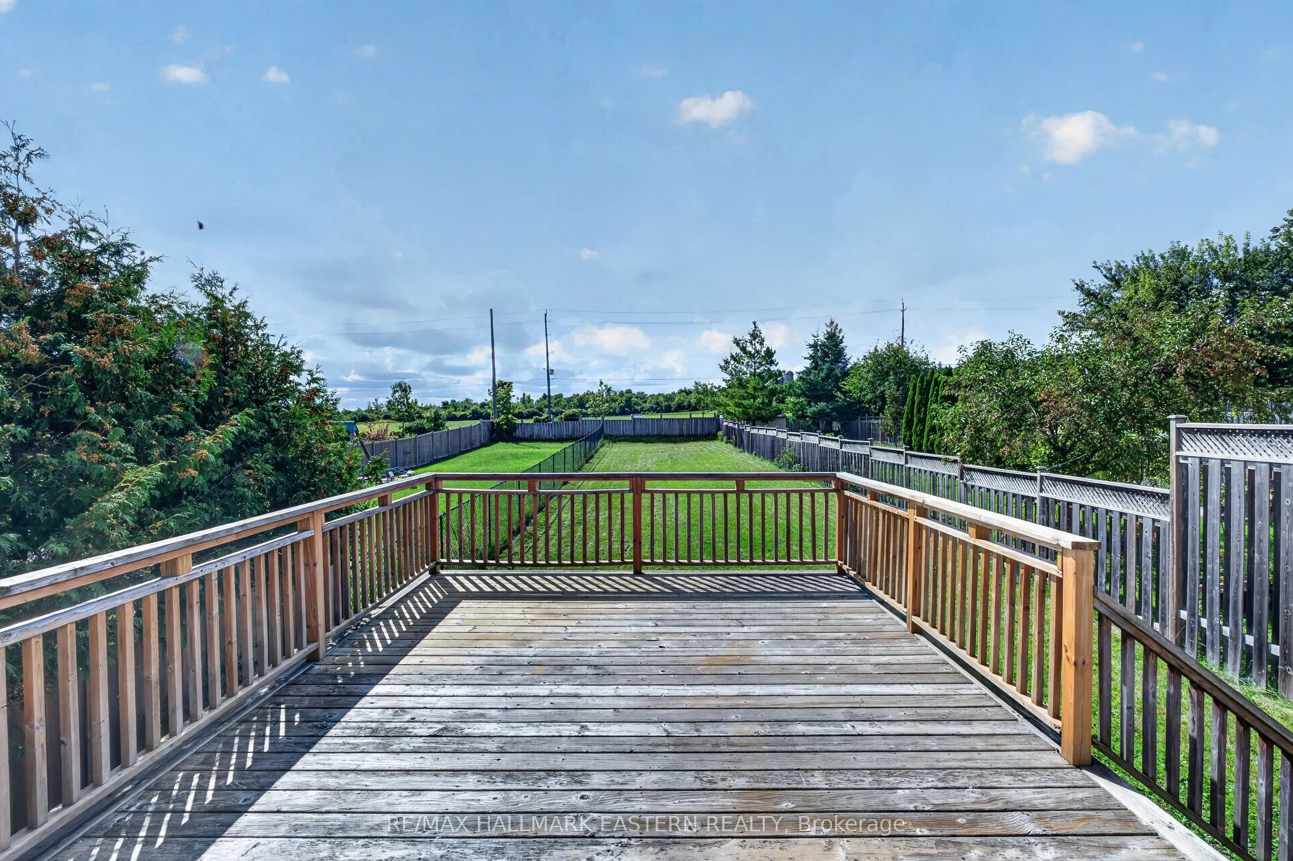 656 CLANCY Crescent