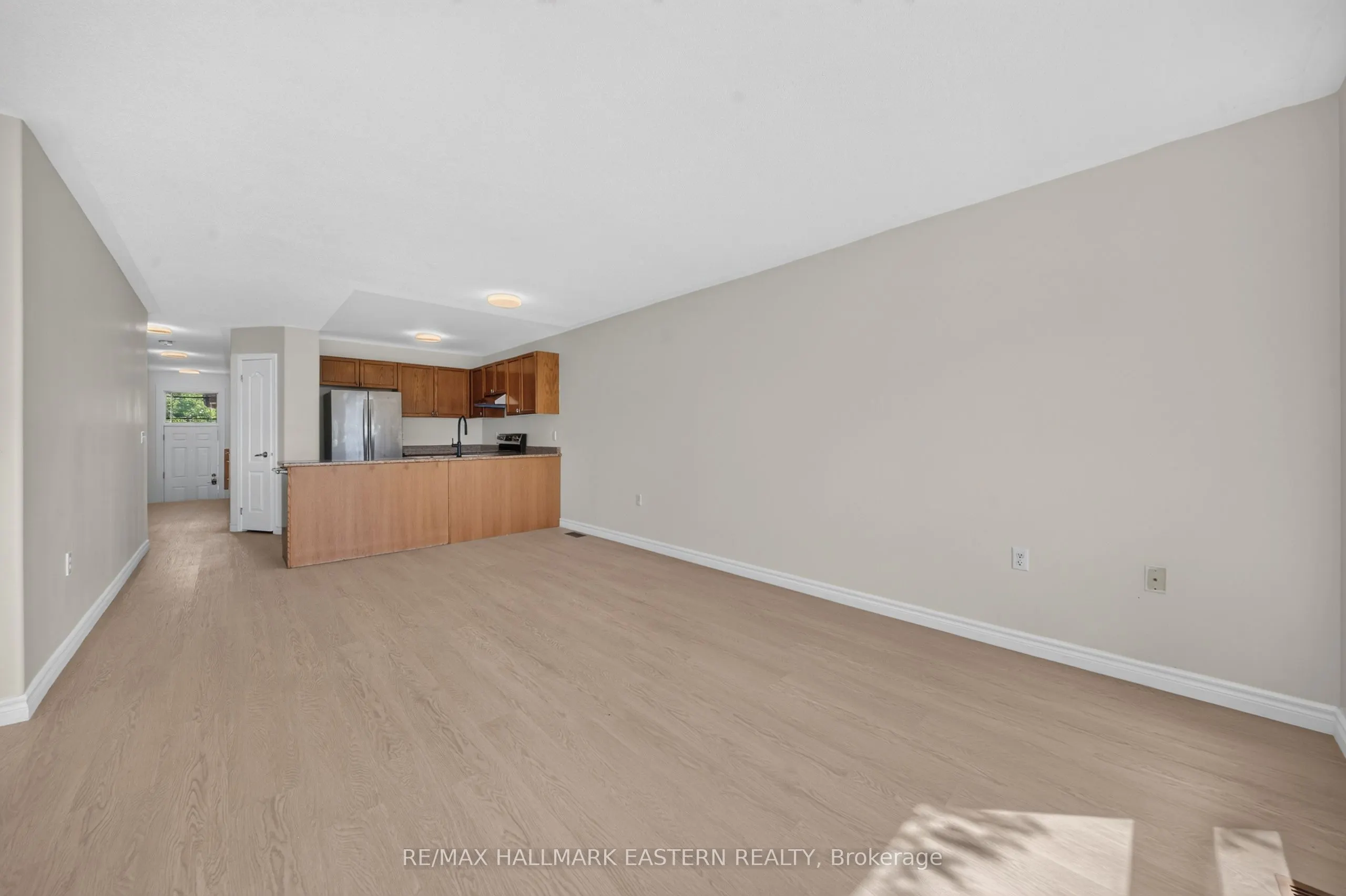 656 CLANCY Crescent