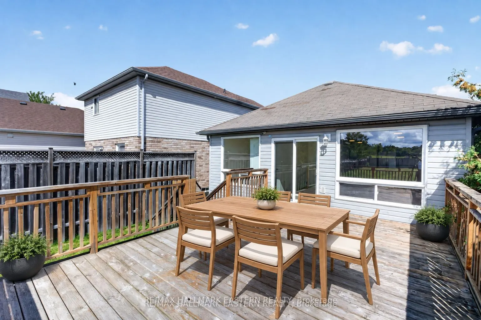 656 CLANCY Crescent