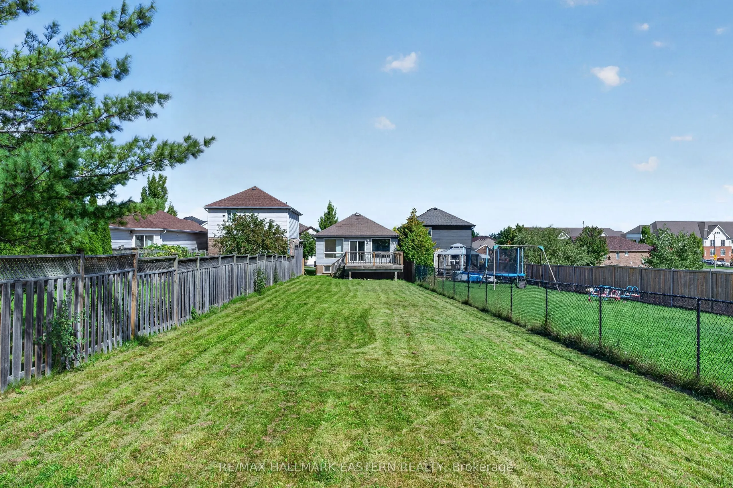 656 CLANCY Crescent