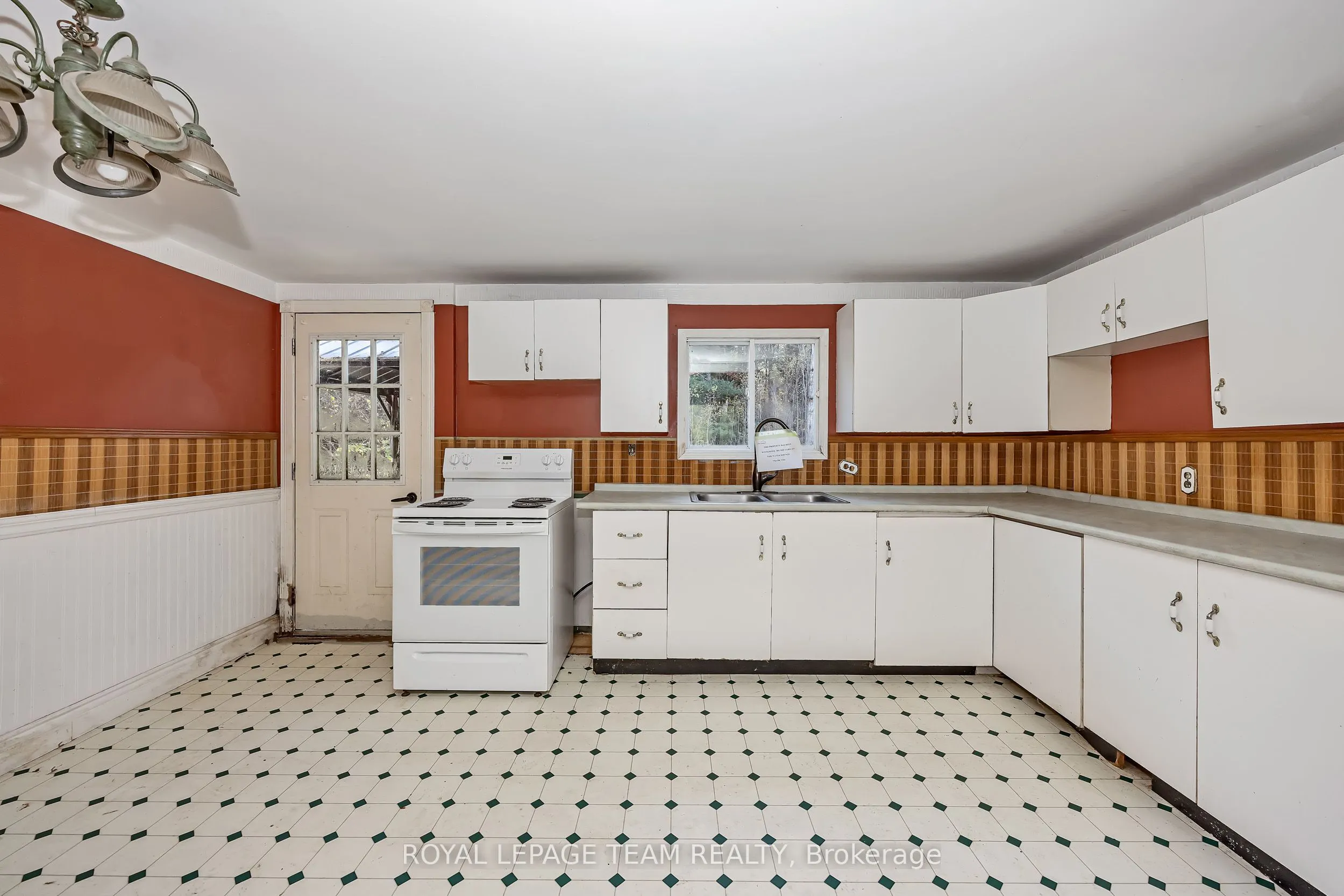 641 Harper Road