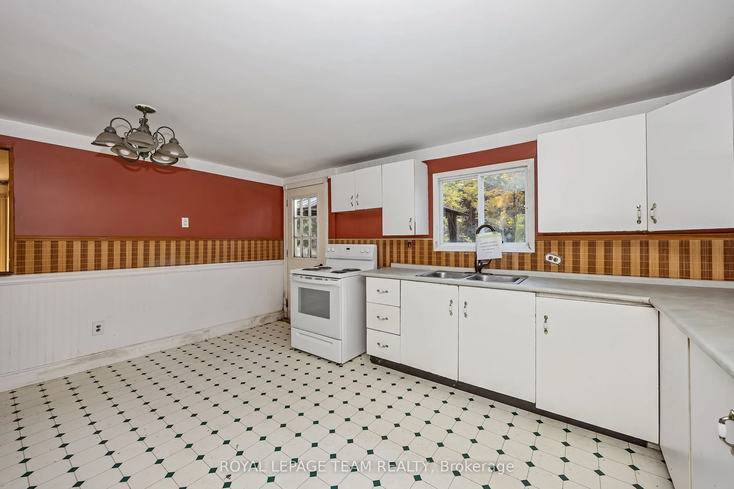 641 Harper Road