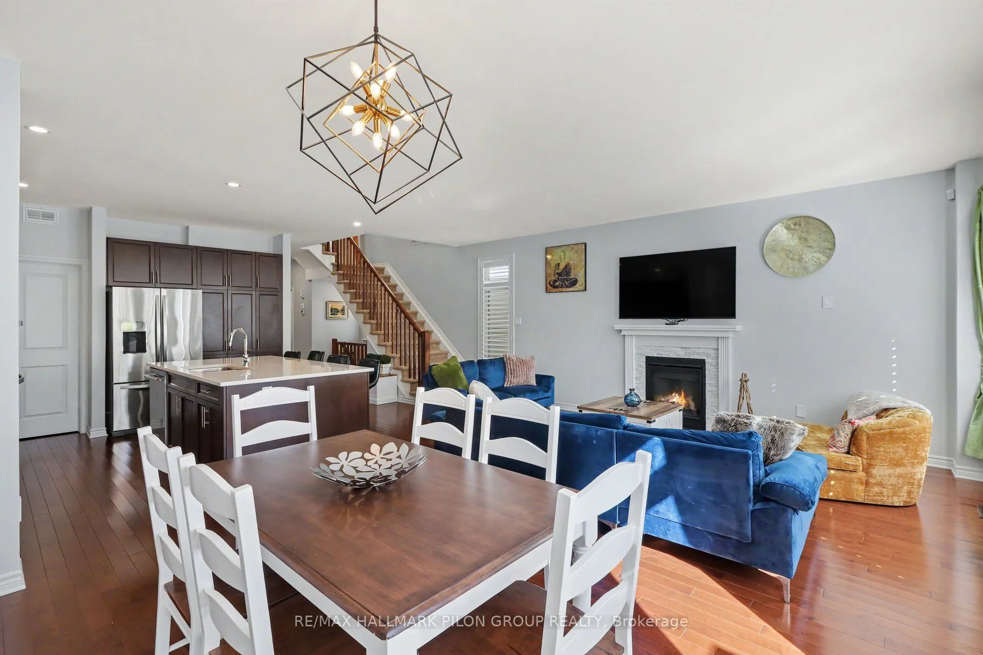 557 Silverbell Crescent
