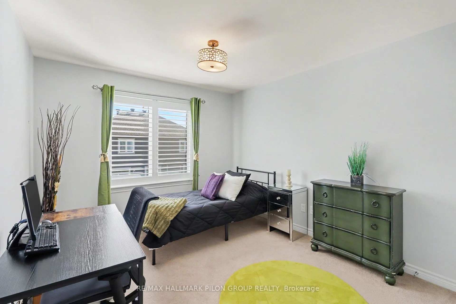 557 Silverbell Crescent