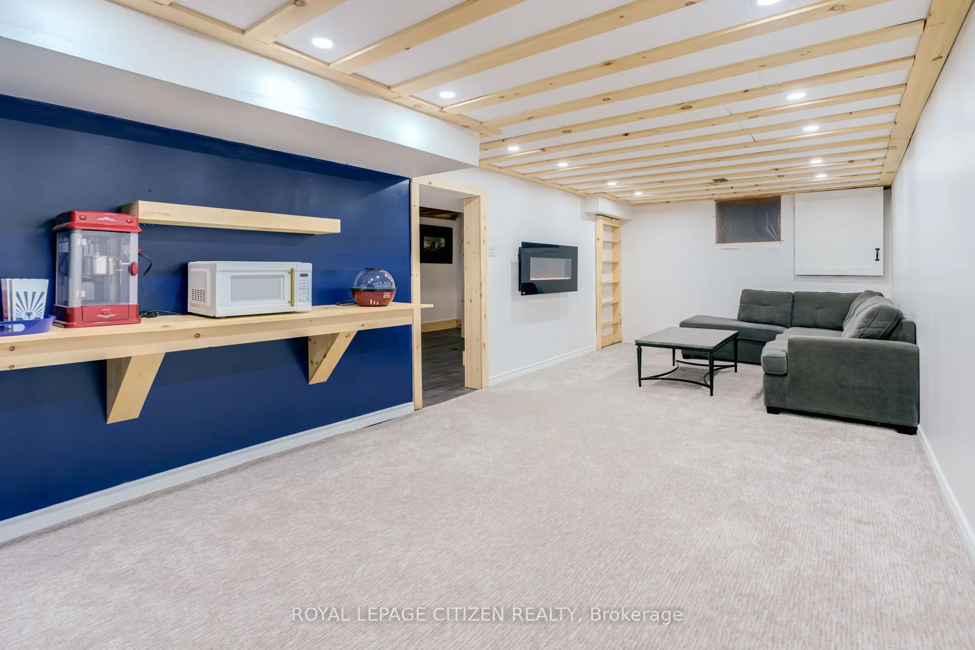 32 Teds Lane