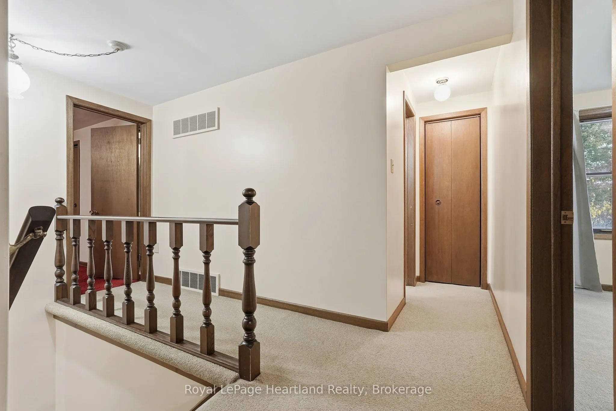 62 King Street N