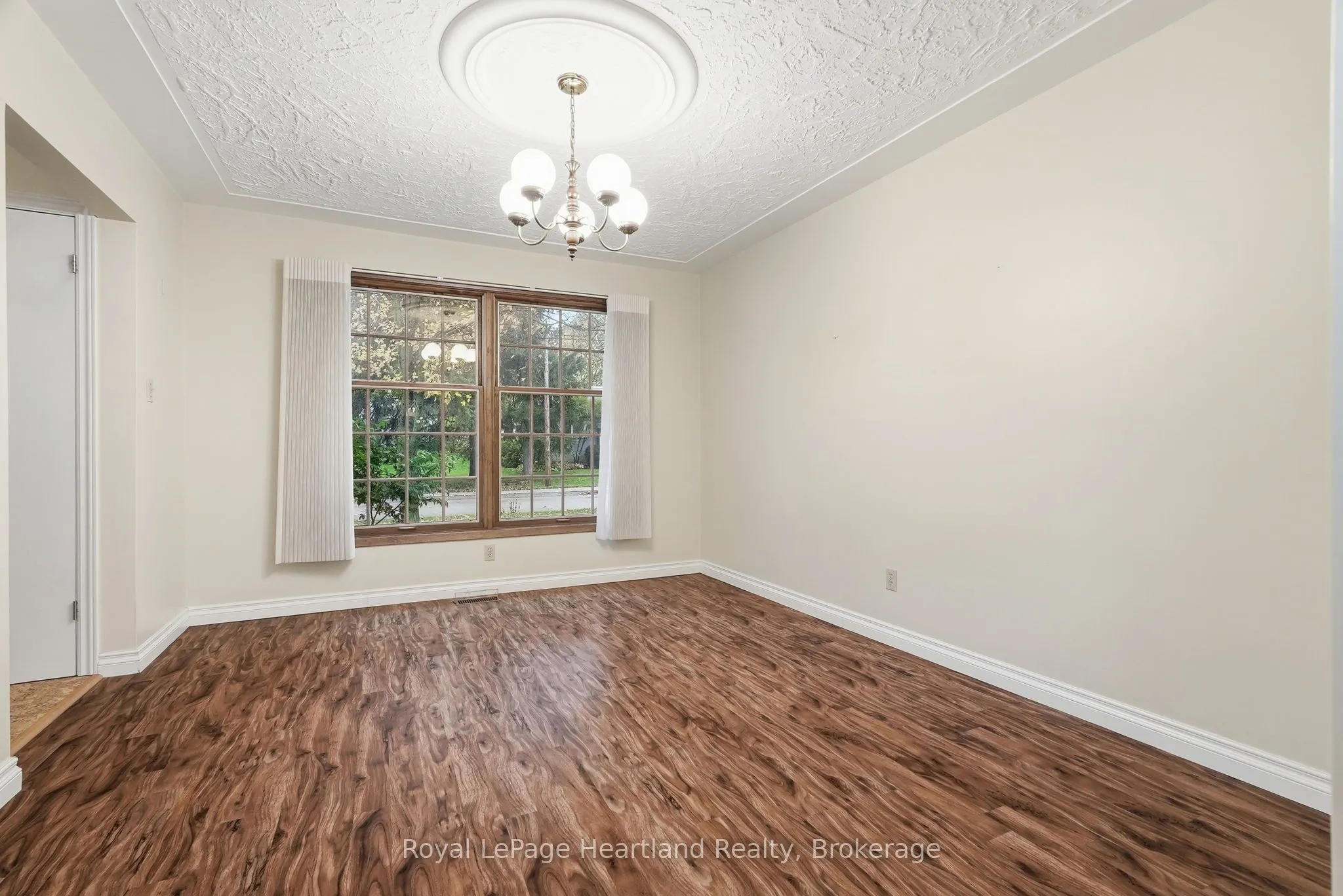 62 King Street N