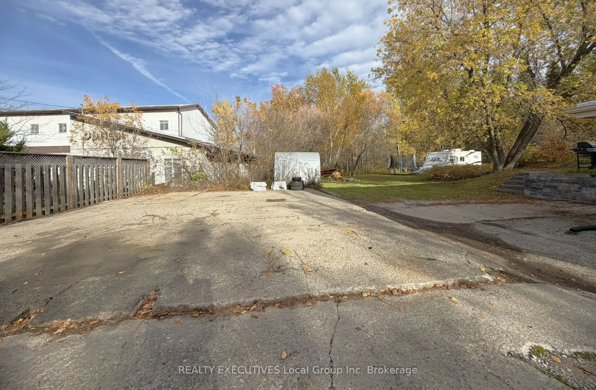 978 Main Street N