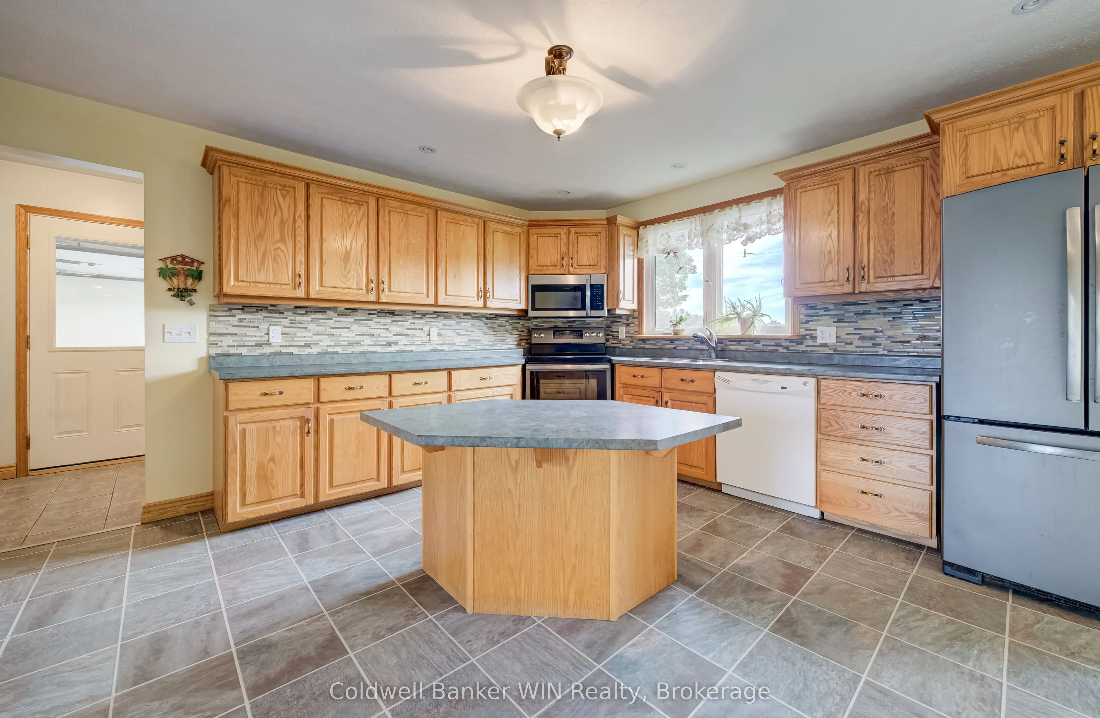 392172 Grey Road 109