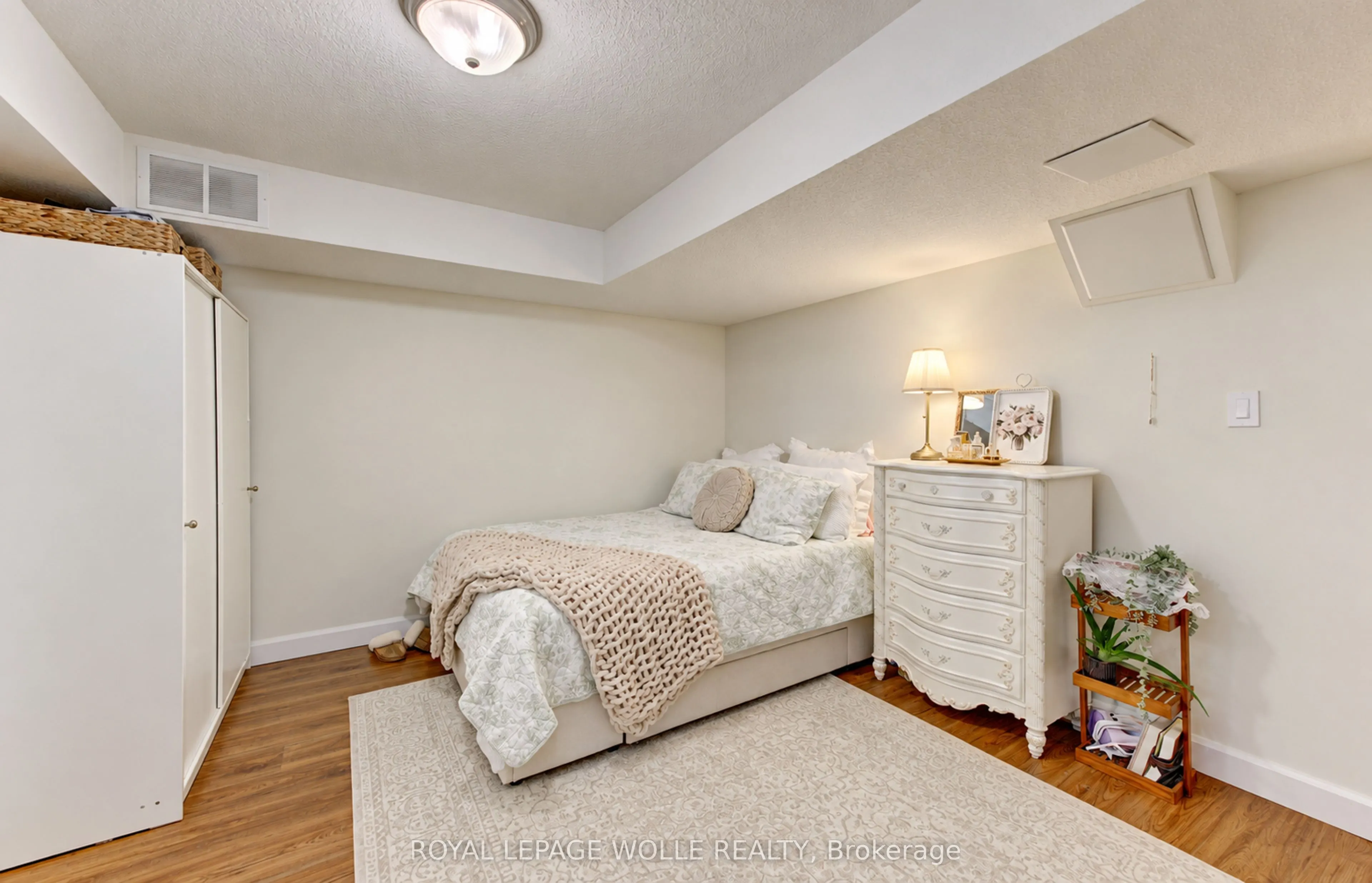 410 Sandy Cove Crescent
