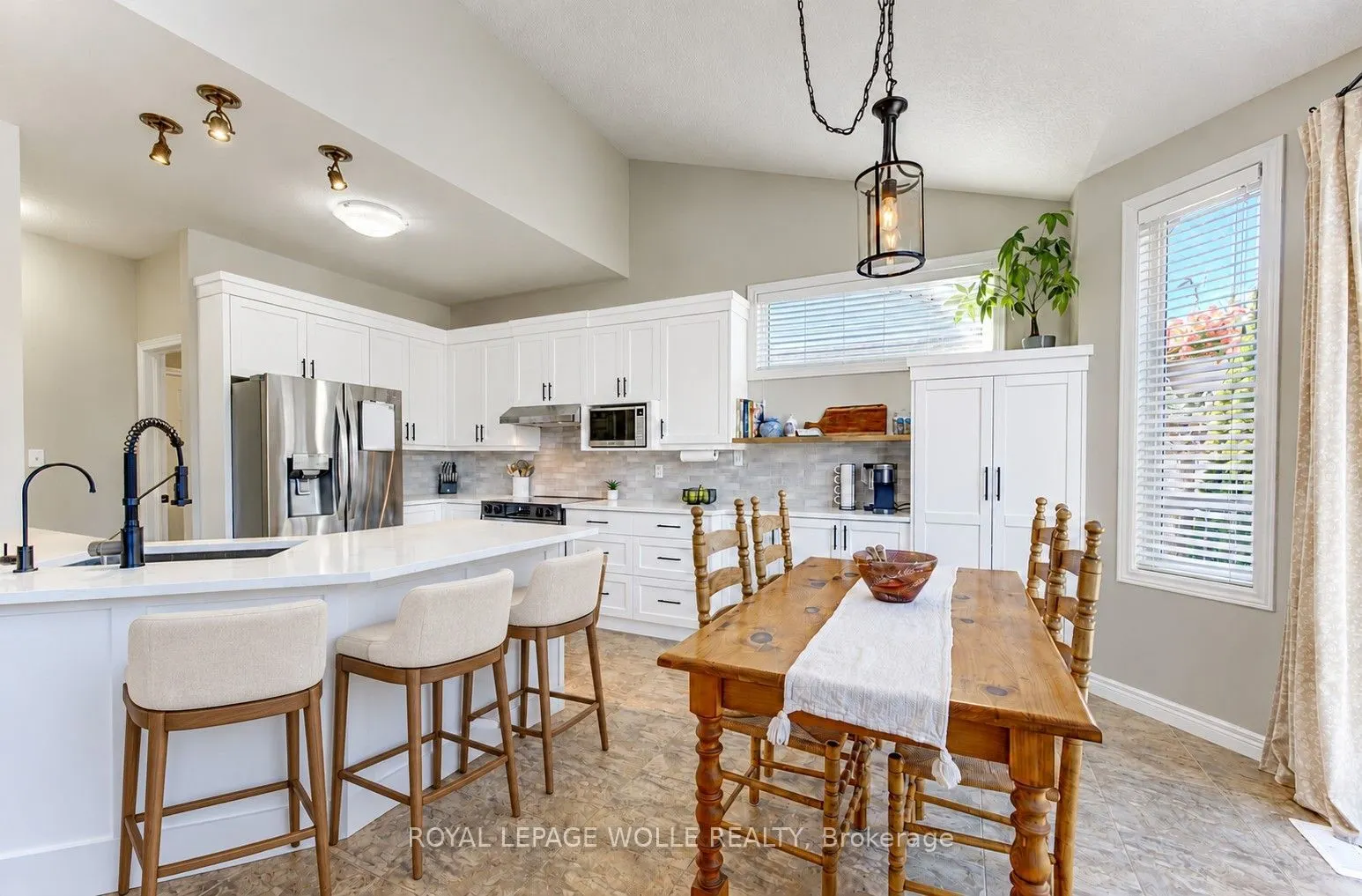 410 Sandy Cove Crescent