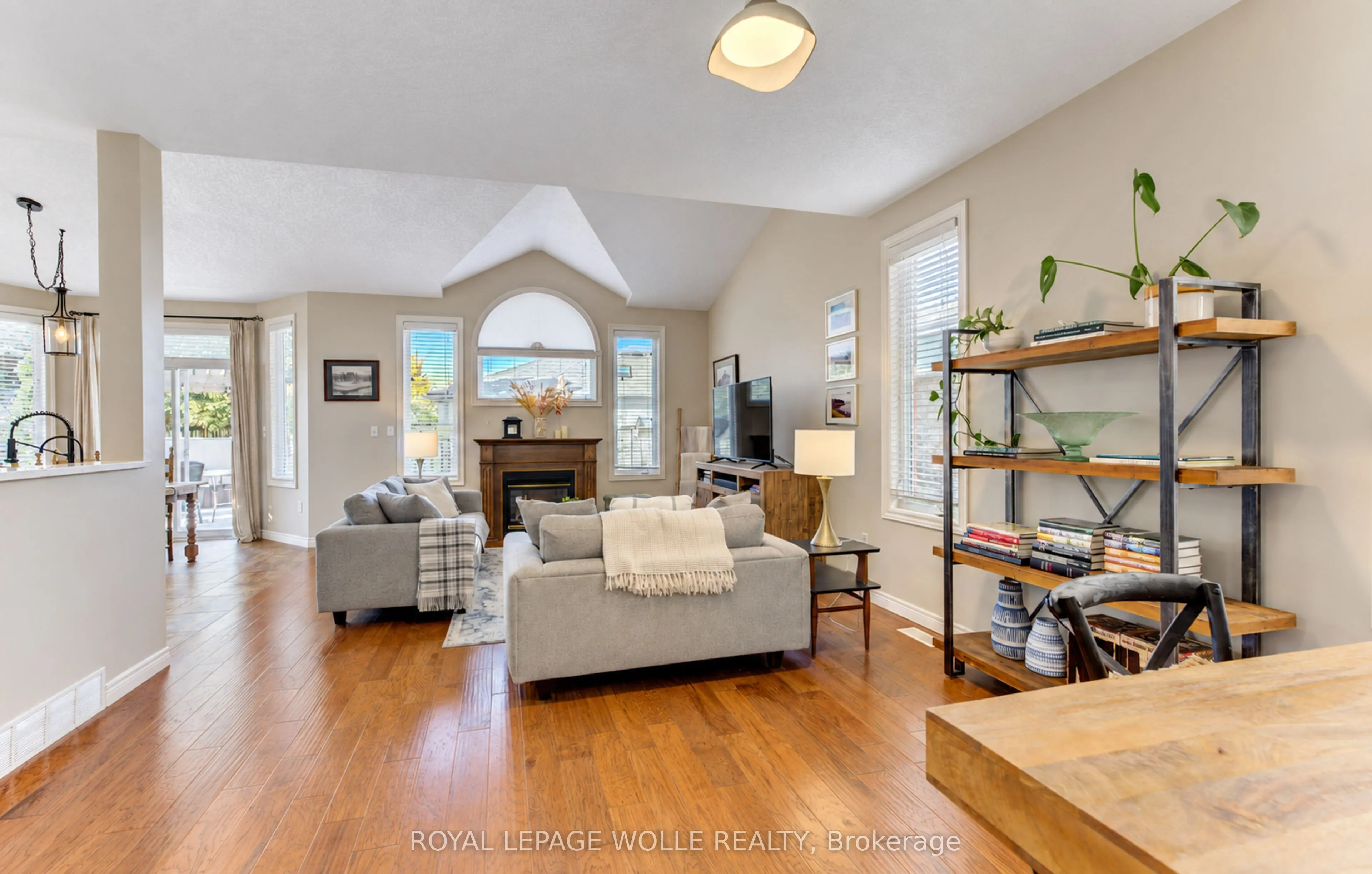 410 Sandy Cove Crescent