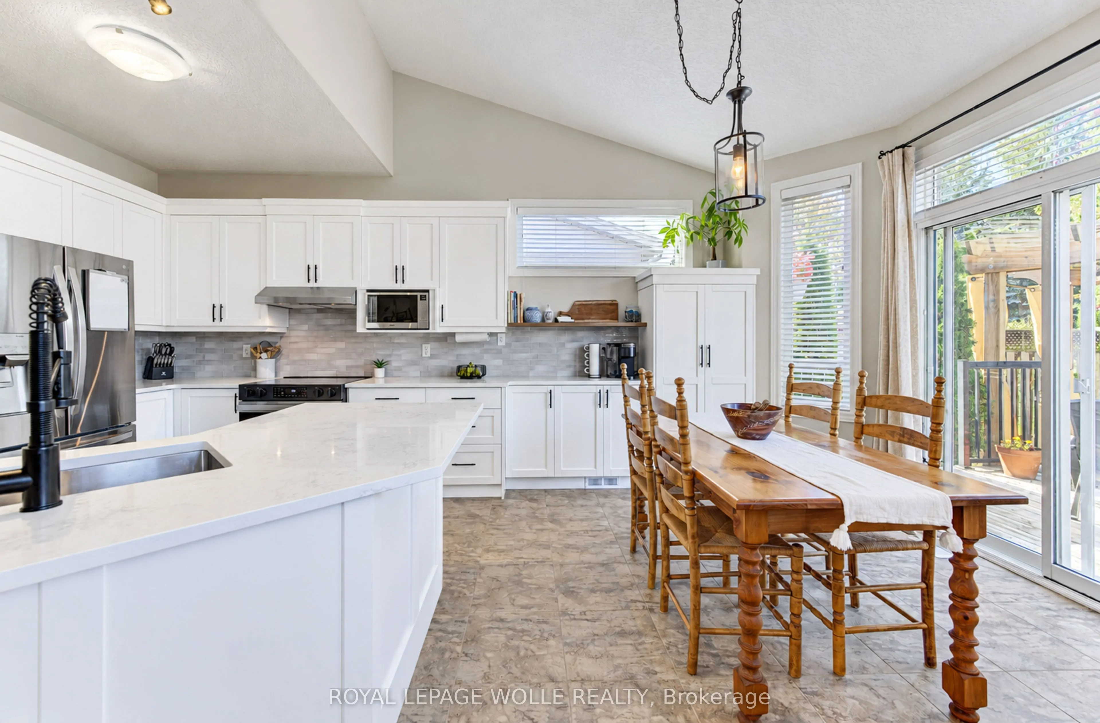 410 Sandy Cove Crescent