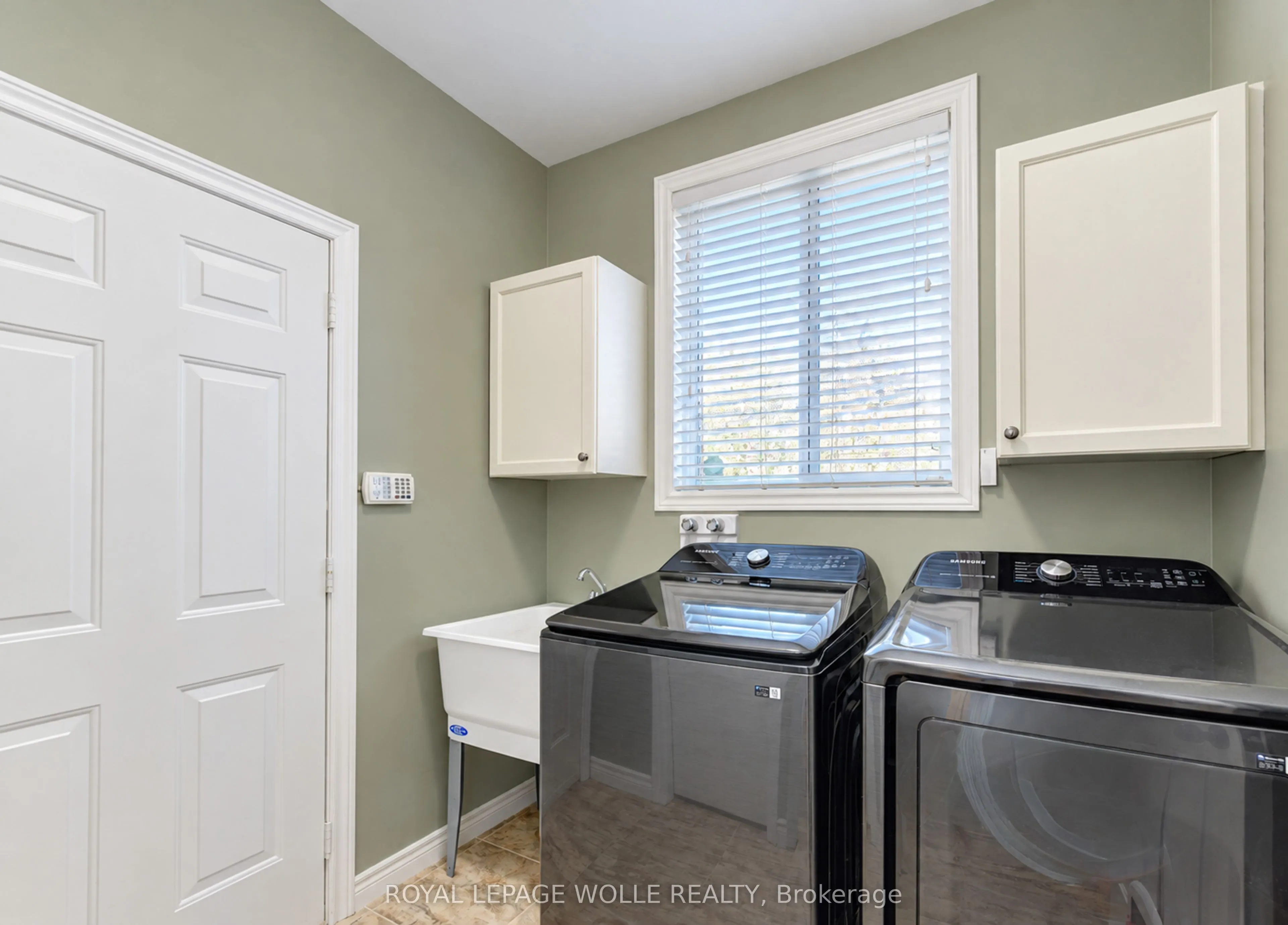 410 Sandy Cove Crescent