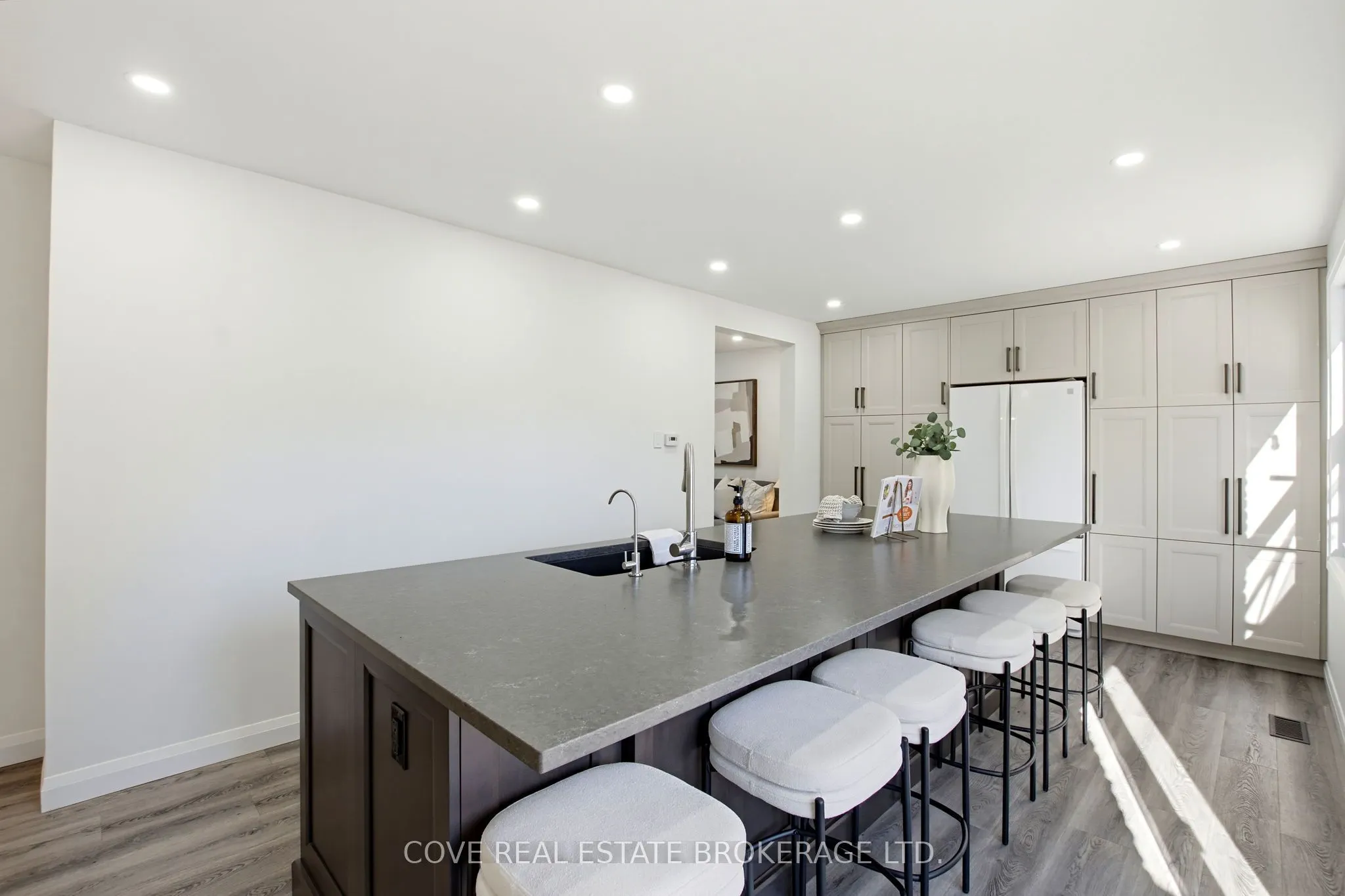 57 Lloyd Manor Crescent