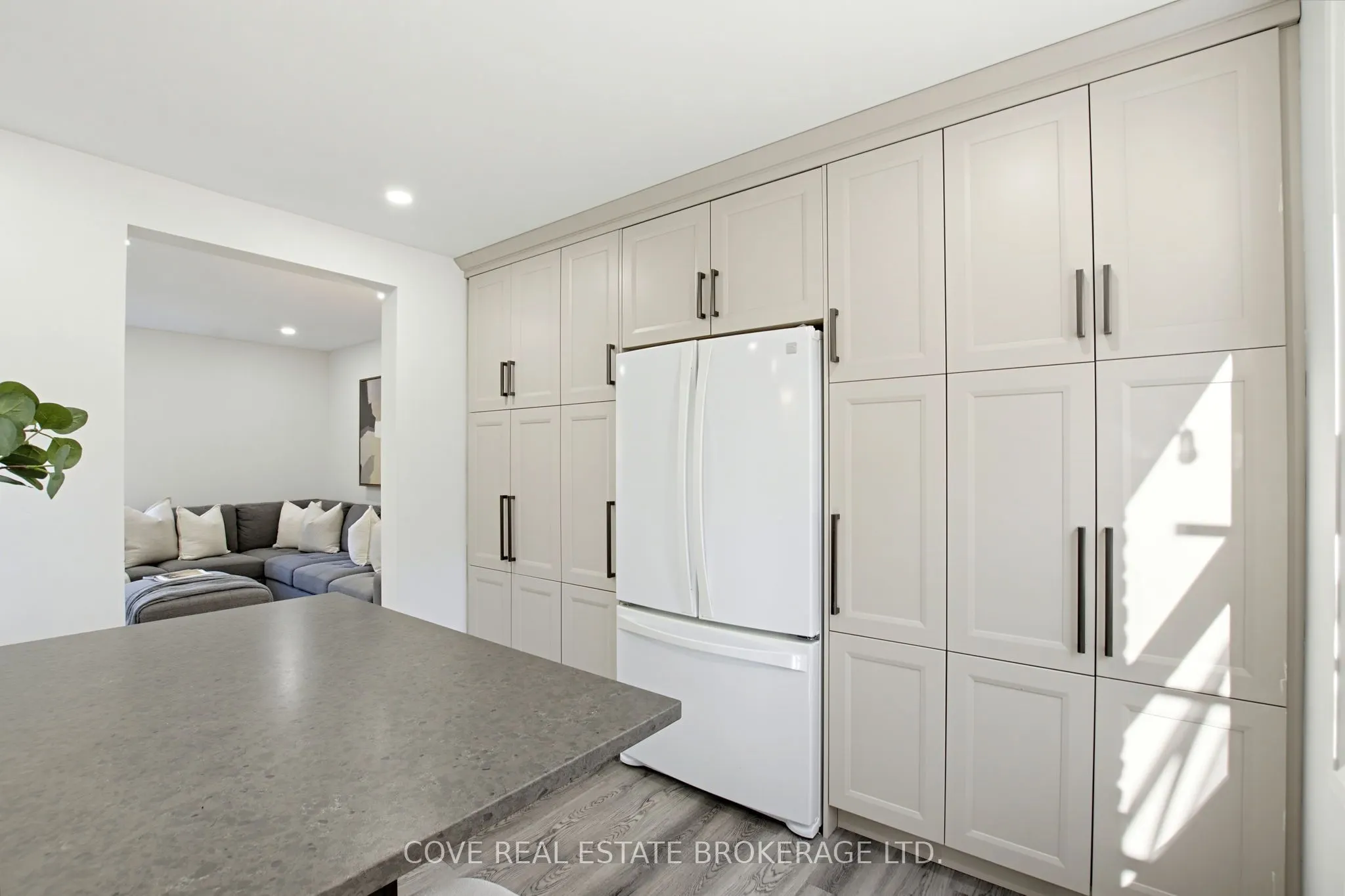 57 Lloyd Manor Crescent
