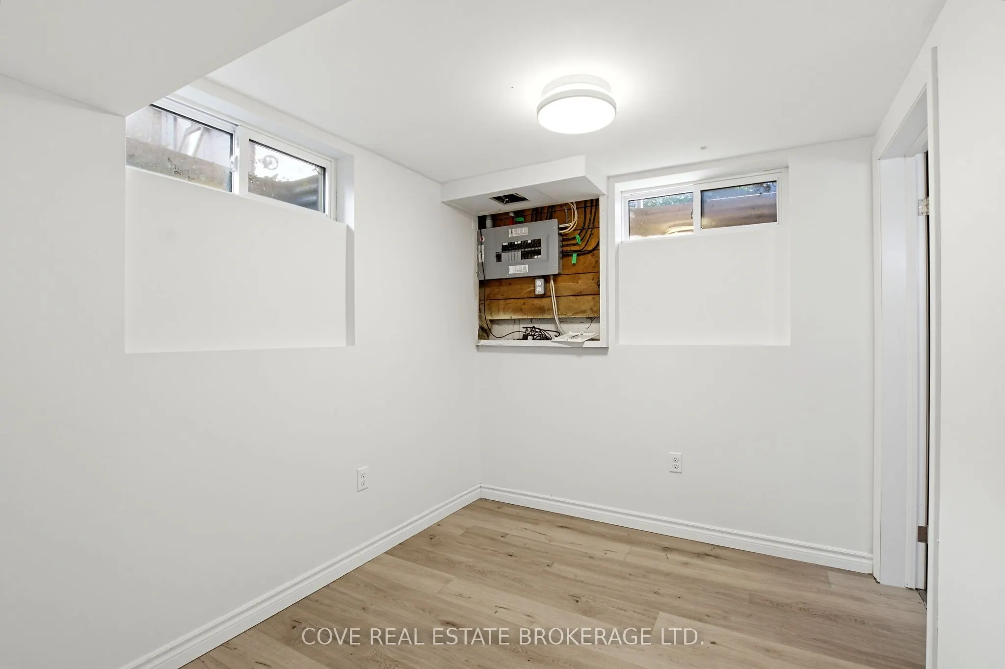 57 Lloyd Manor Crescent