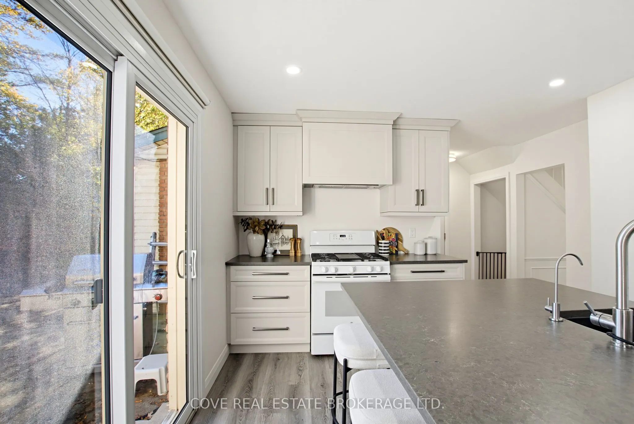 57 Lloyd Manor Crescent