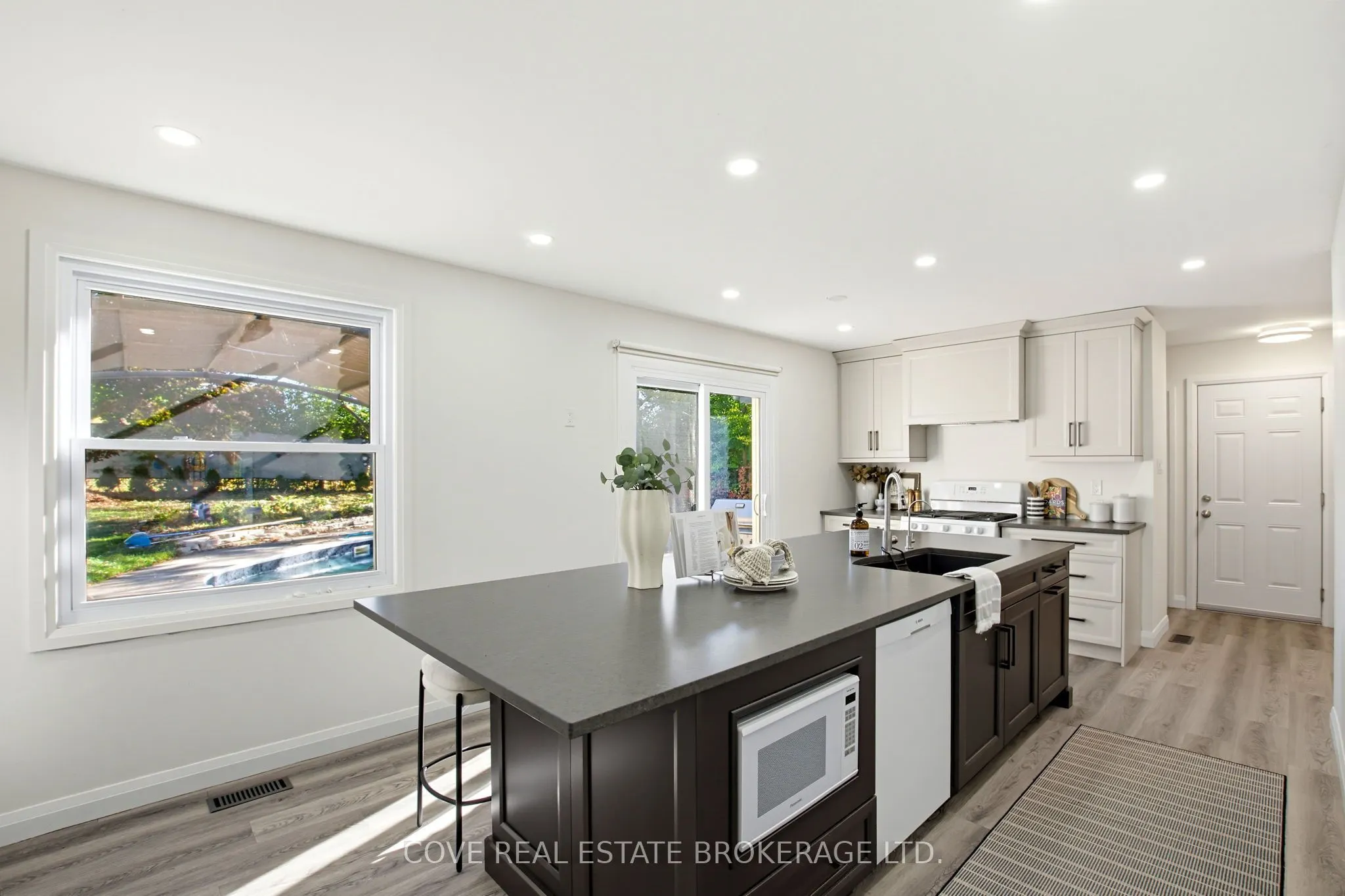 57 Lloyd Manor Crescent