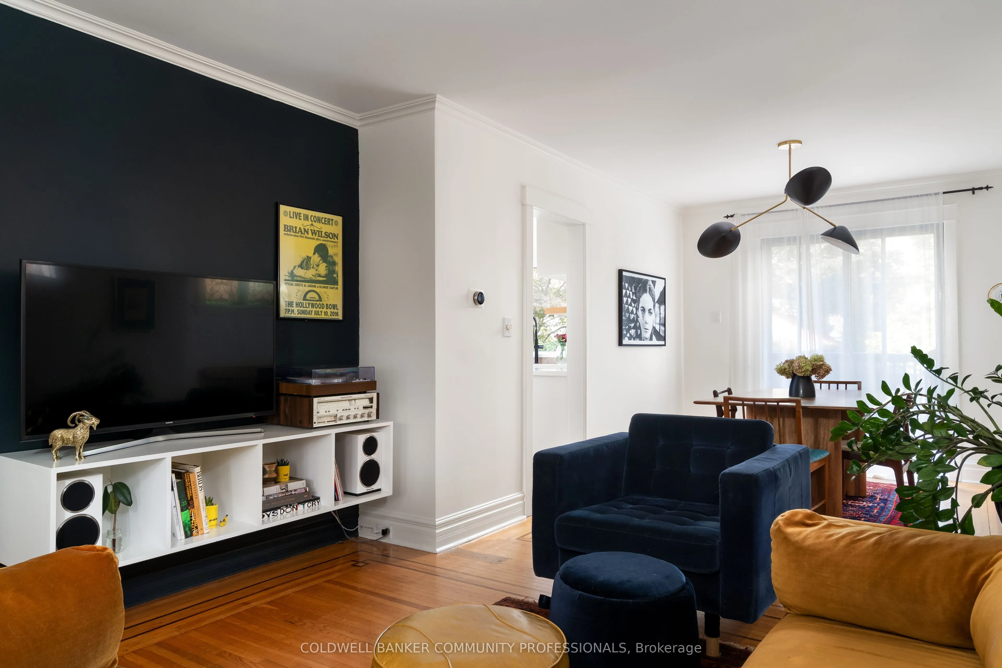 82 Province Street S