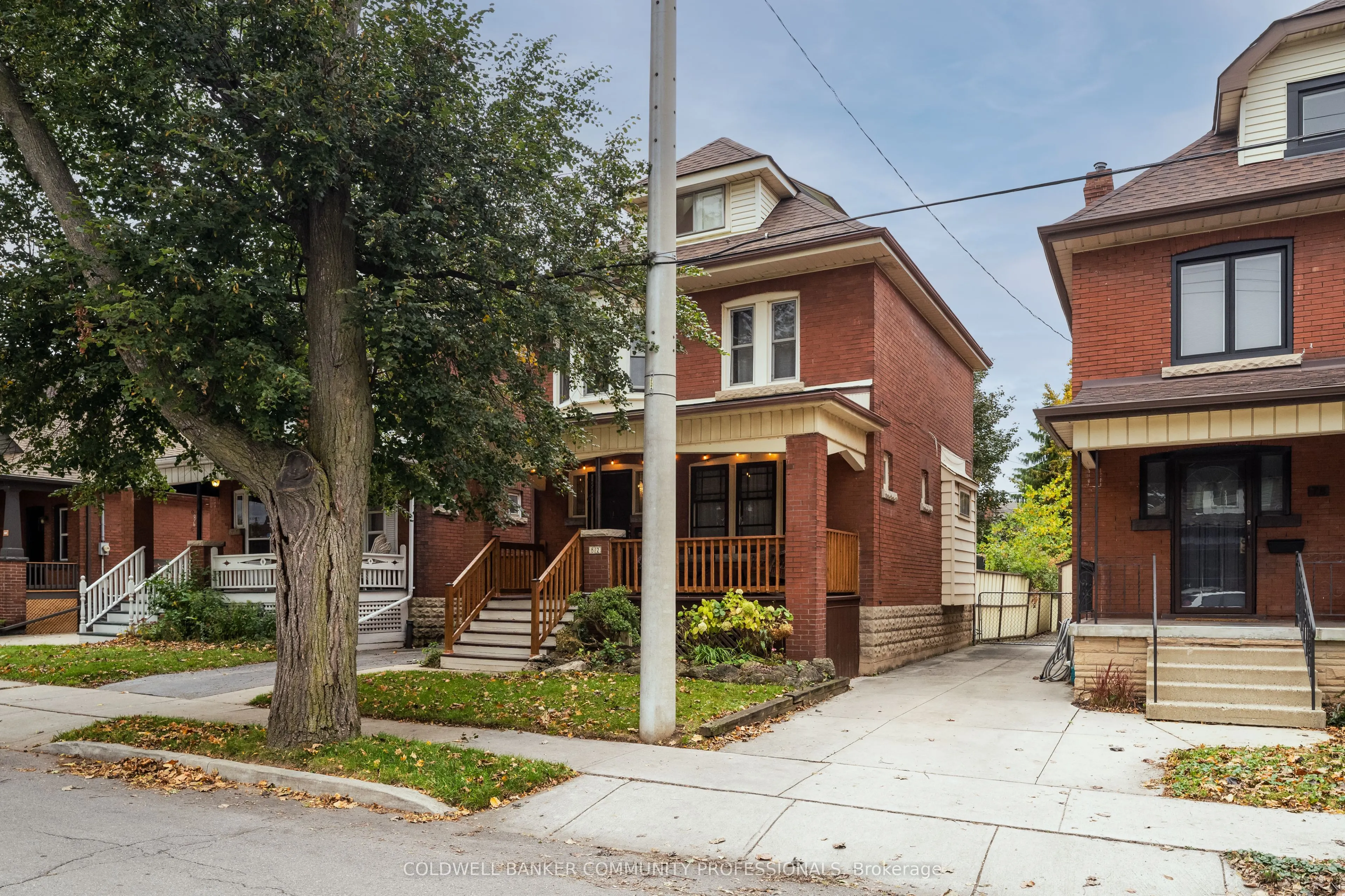 82 Province Street S