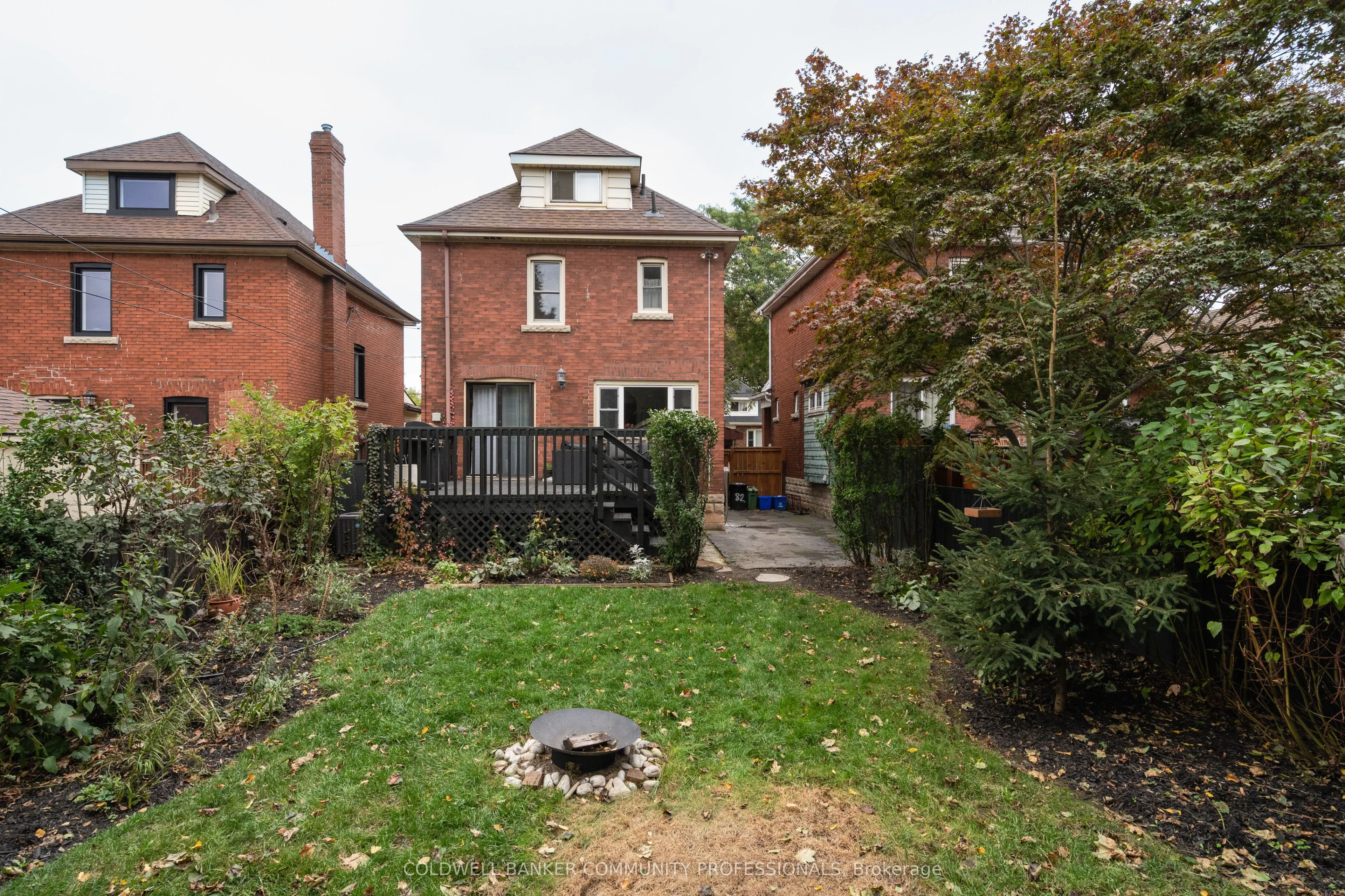 82 Province Street S