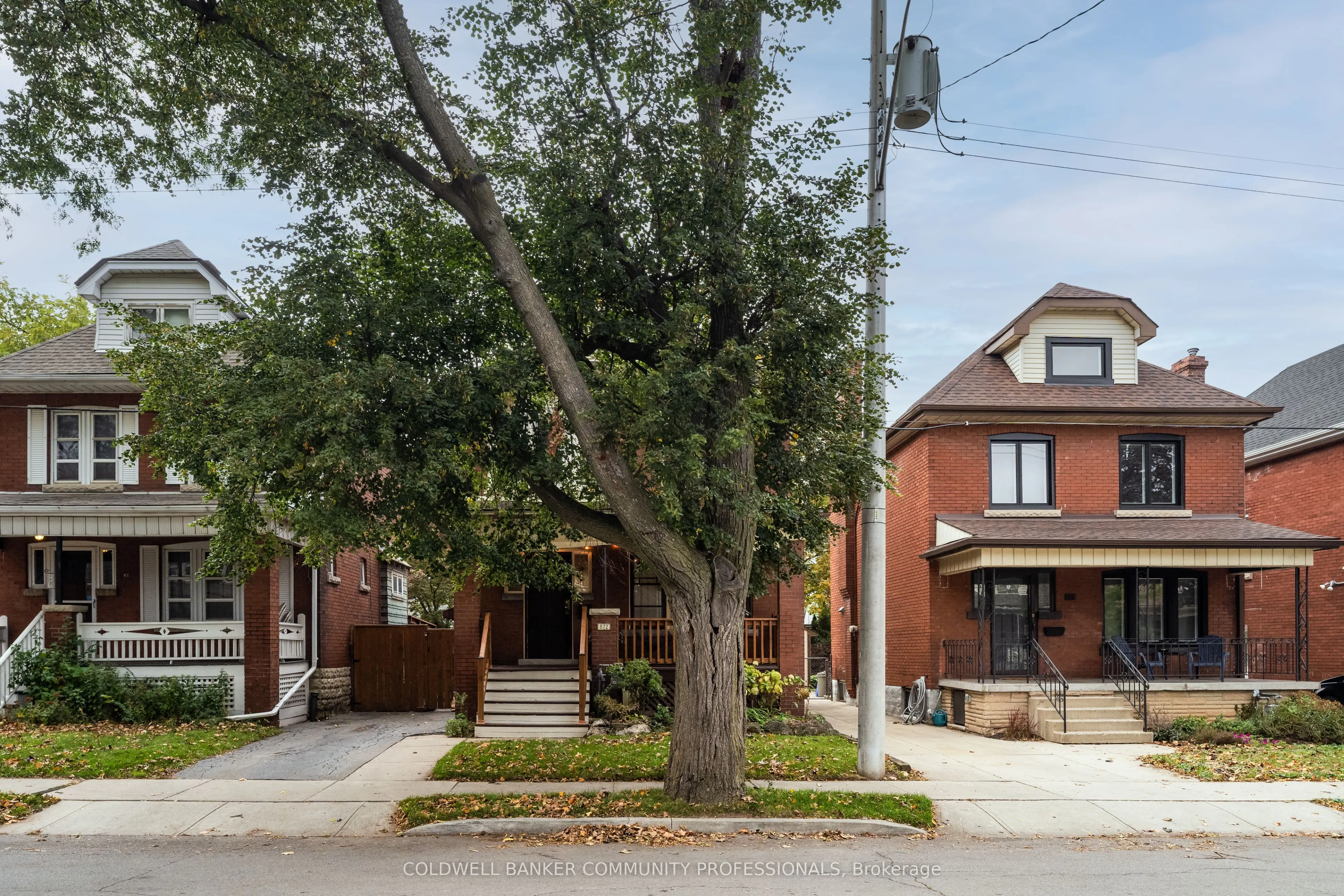 82 Province Street S