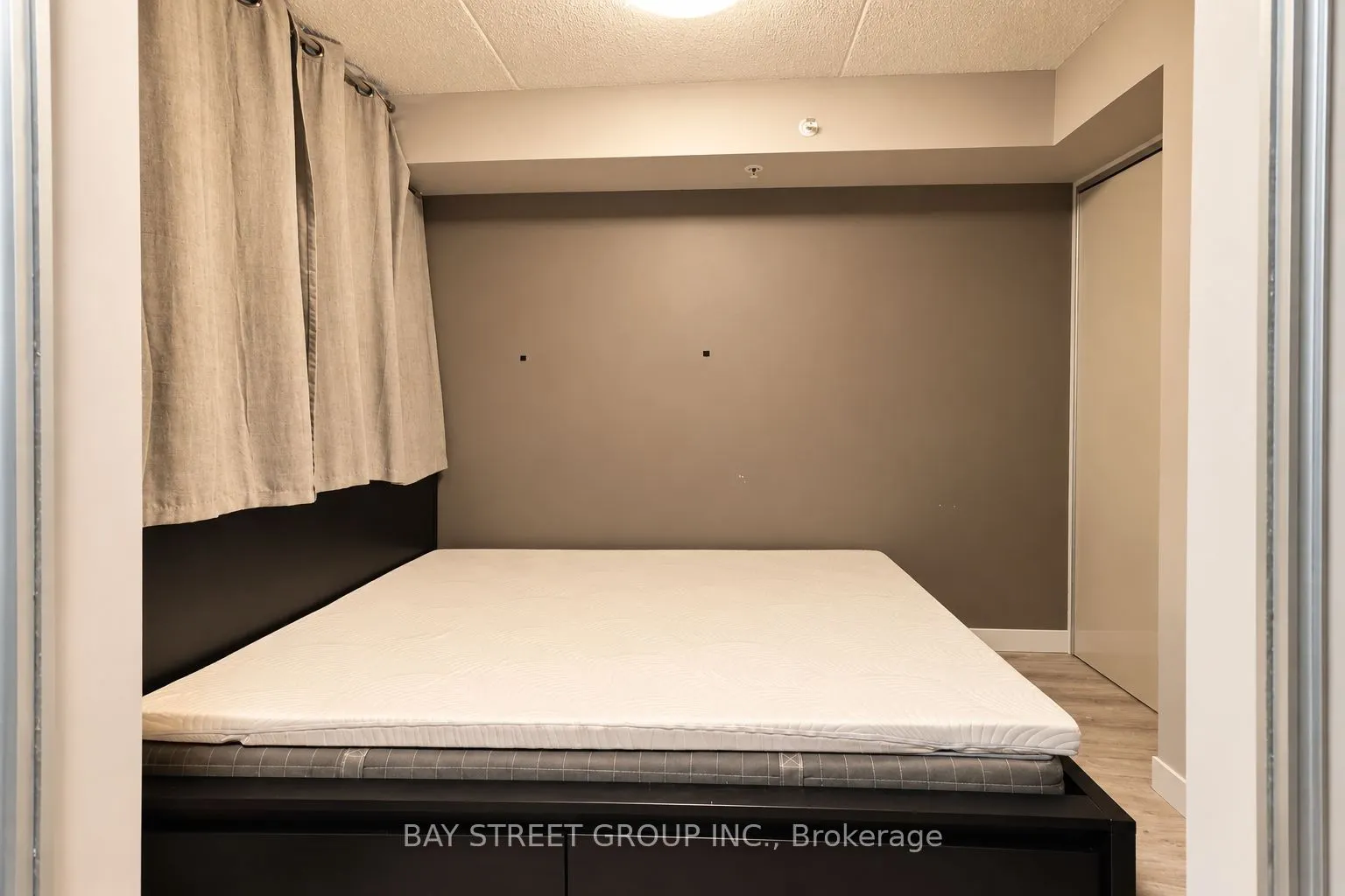 250 Albert Street #513