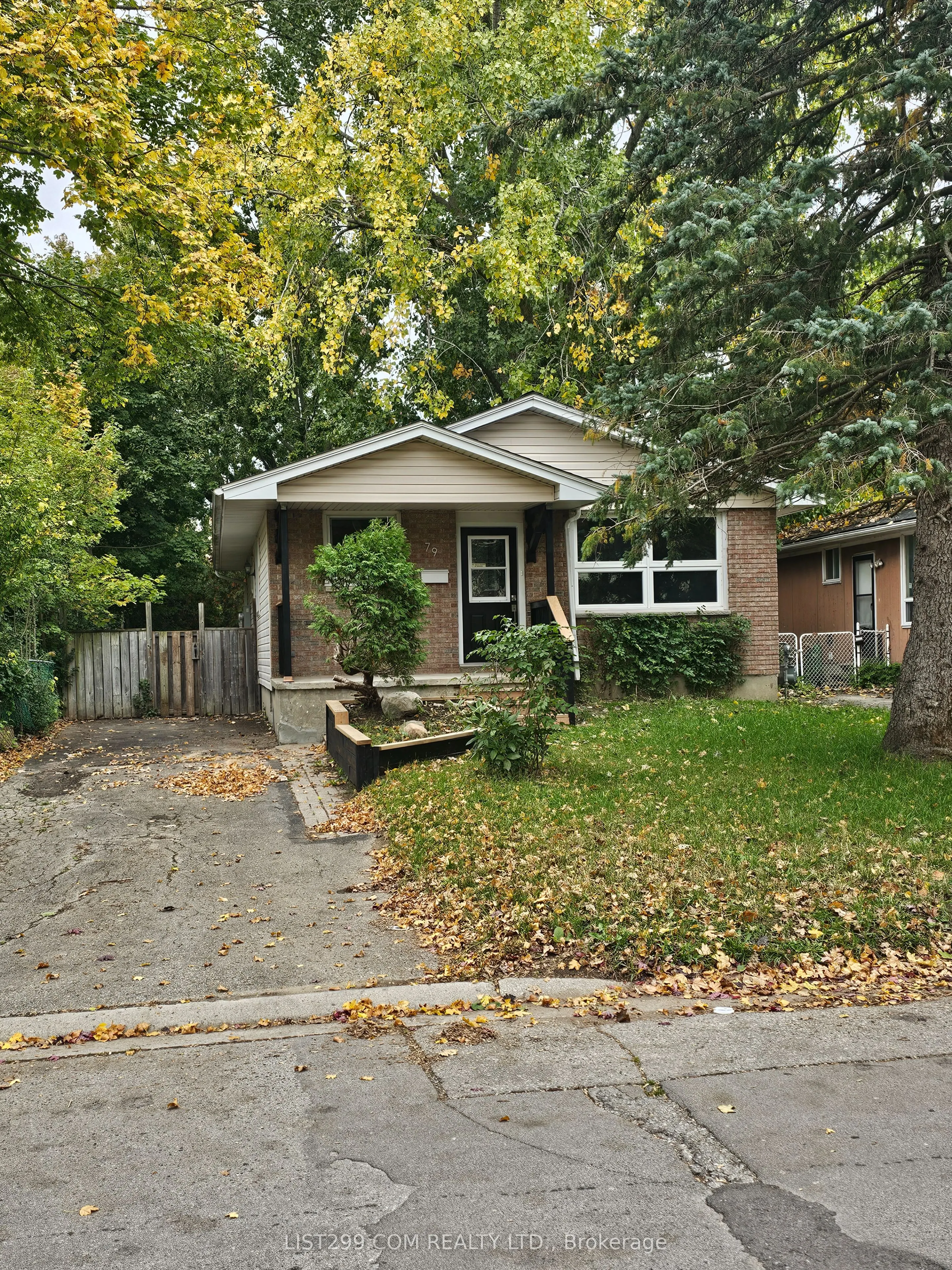 79 Stroud Crescent