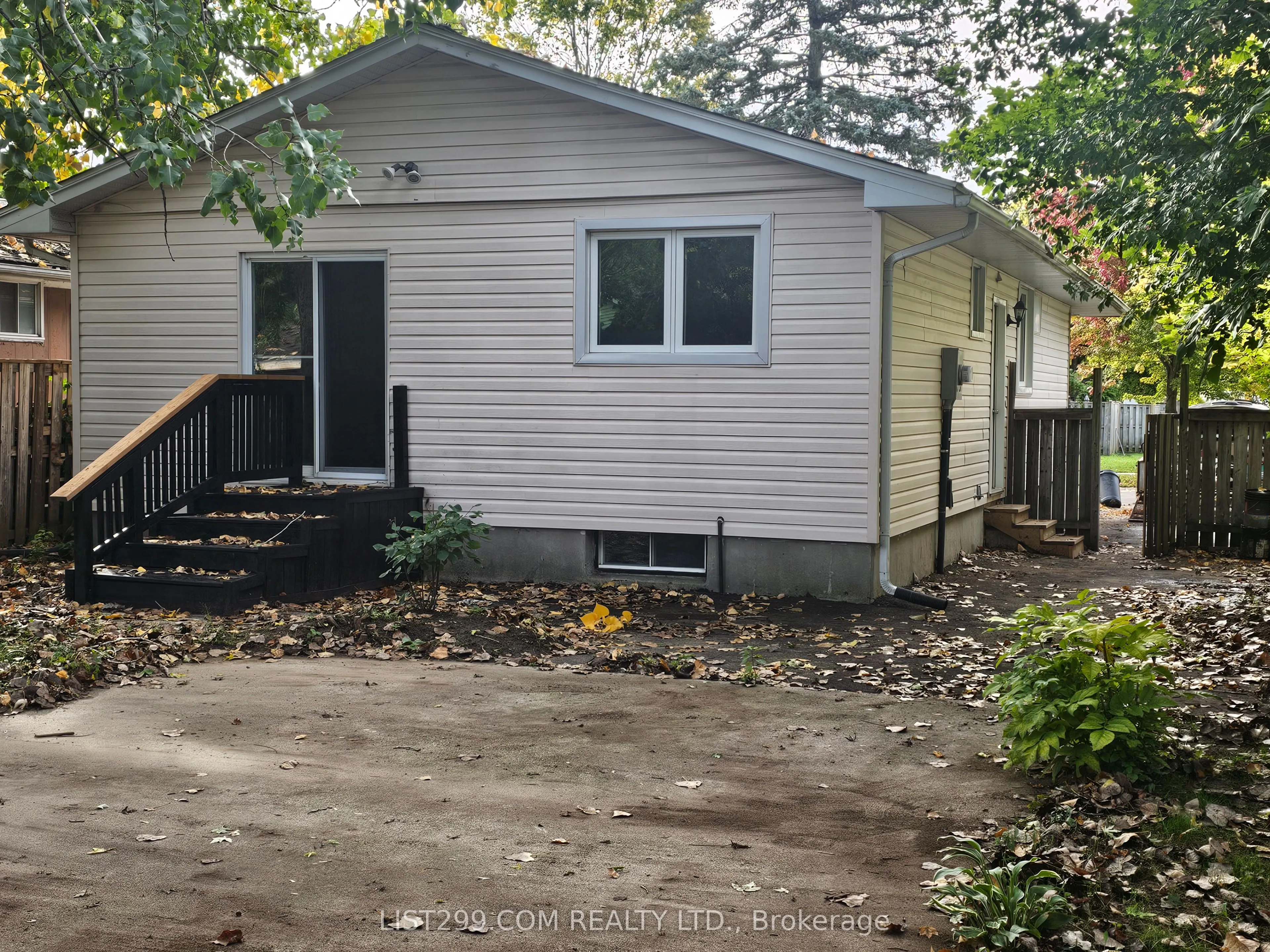 79 Stroud Crescent