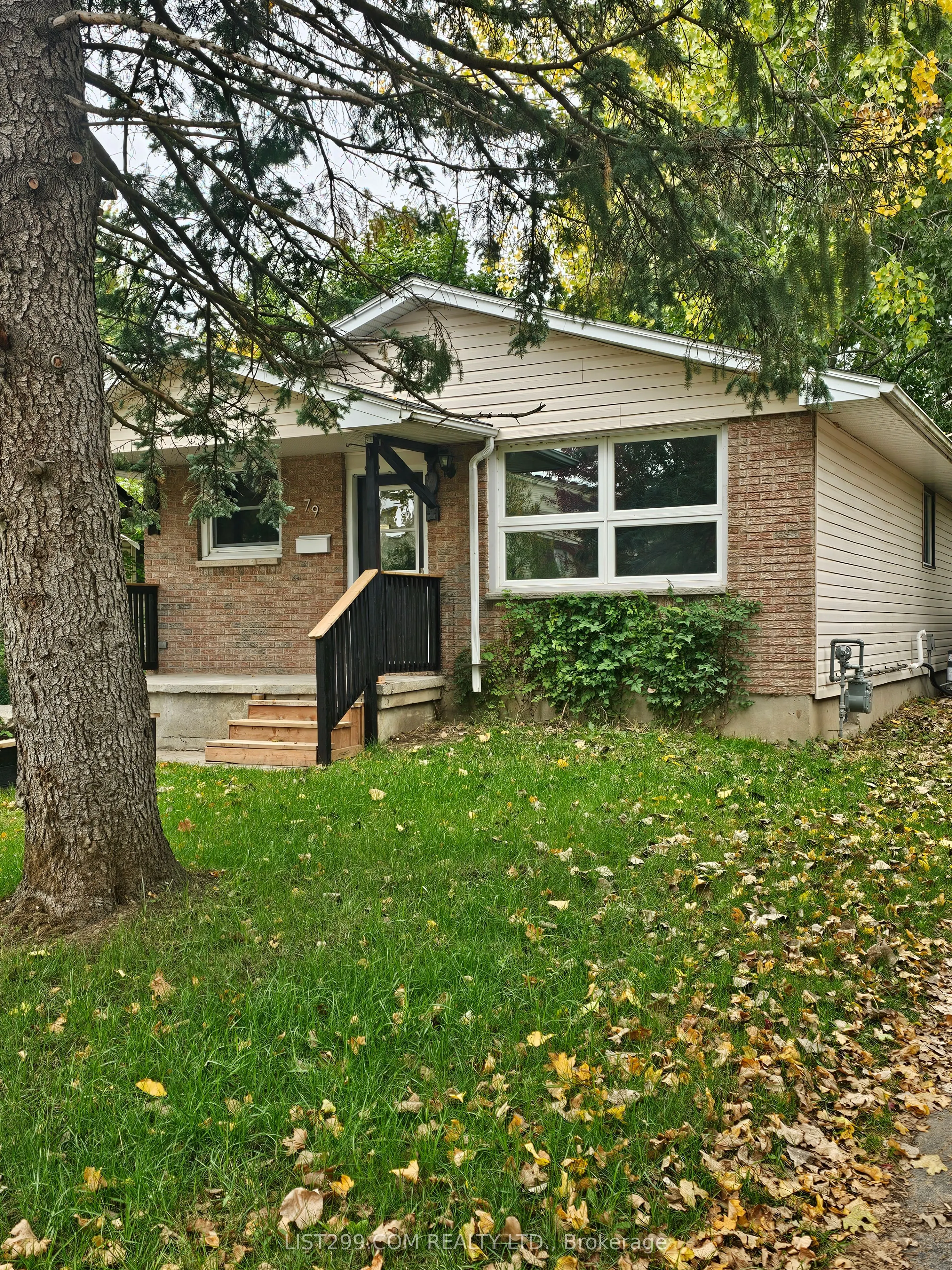 79 Stroud Crescent