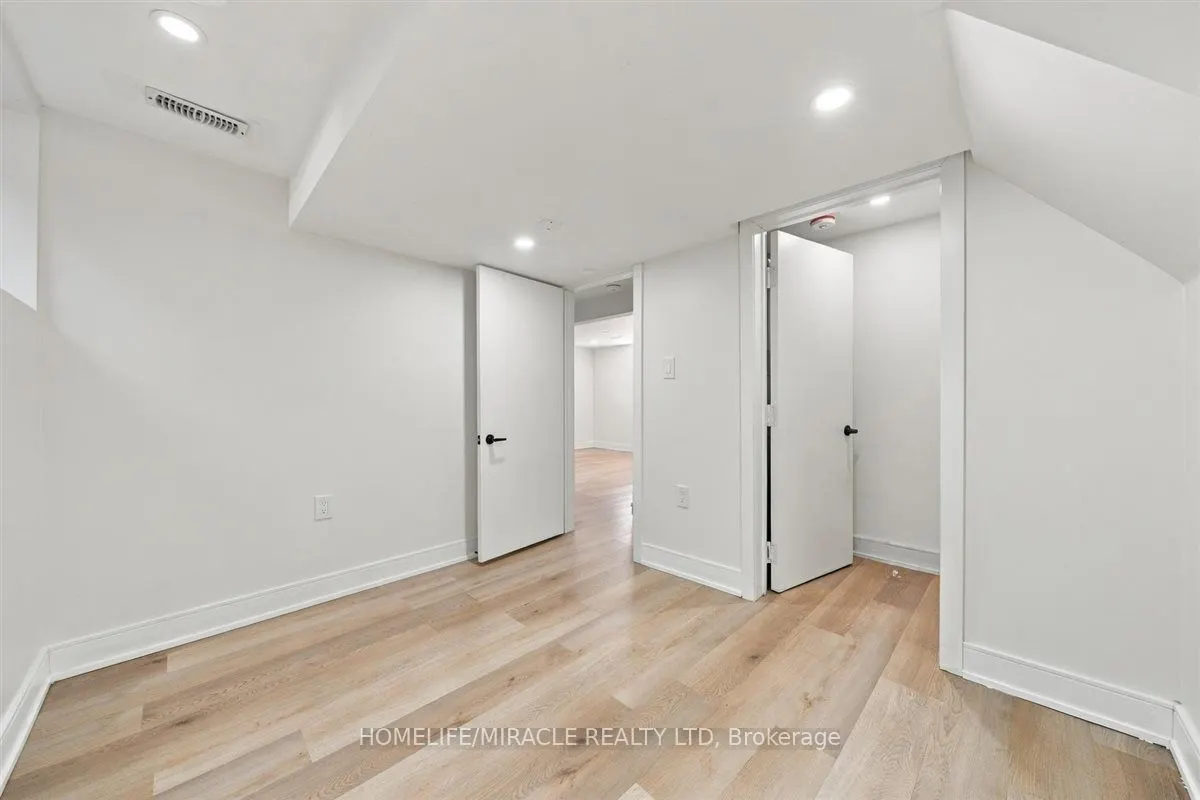15 Meadow Road
