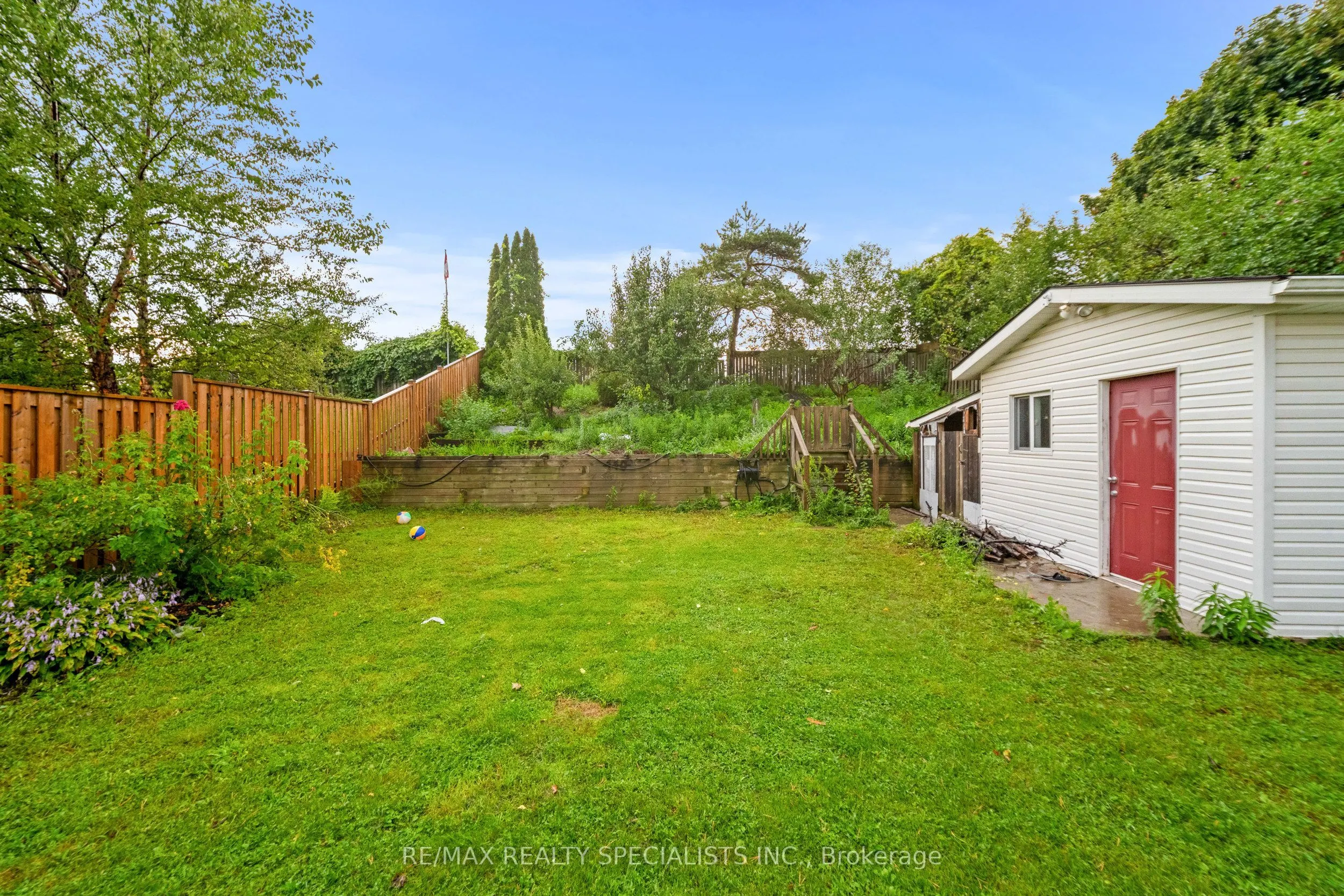 110 Steeles Crescent