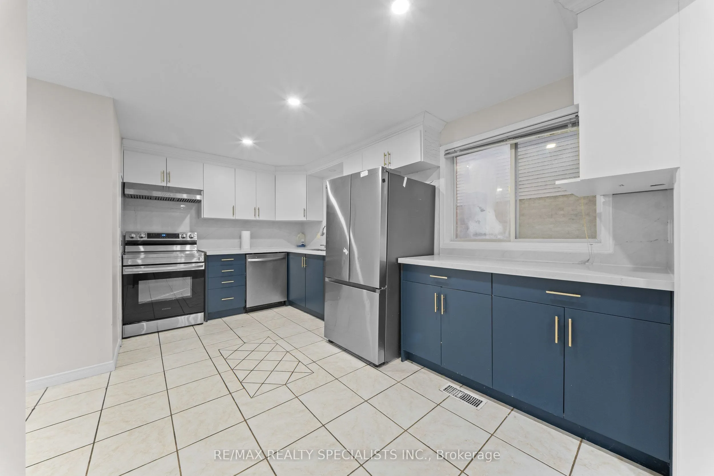 110 Steeles Crescent
